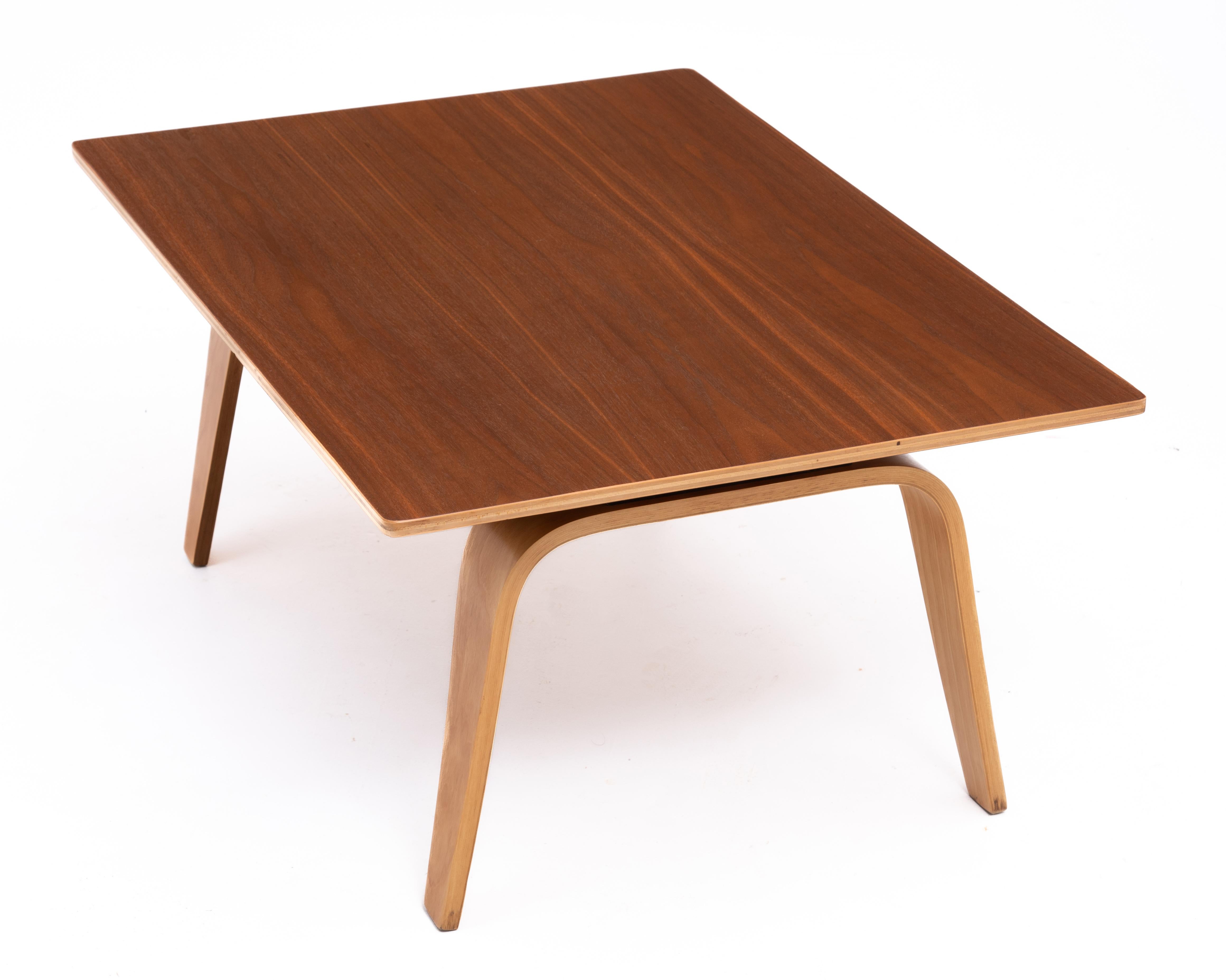 Charles Ray Eames Evans Plywood Company CTW1 OTW Oblong Table Wood Walnut Birch For Sale 1