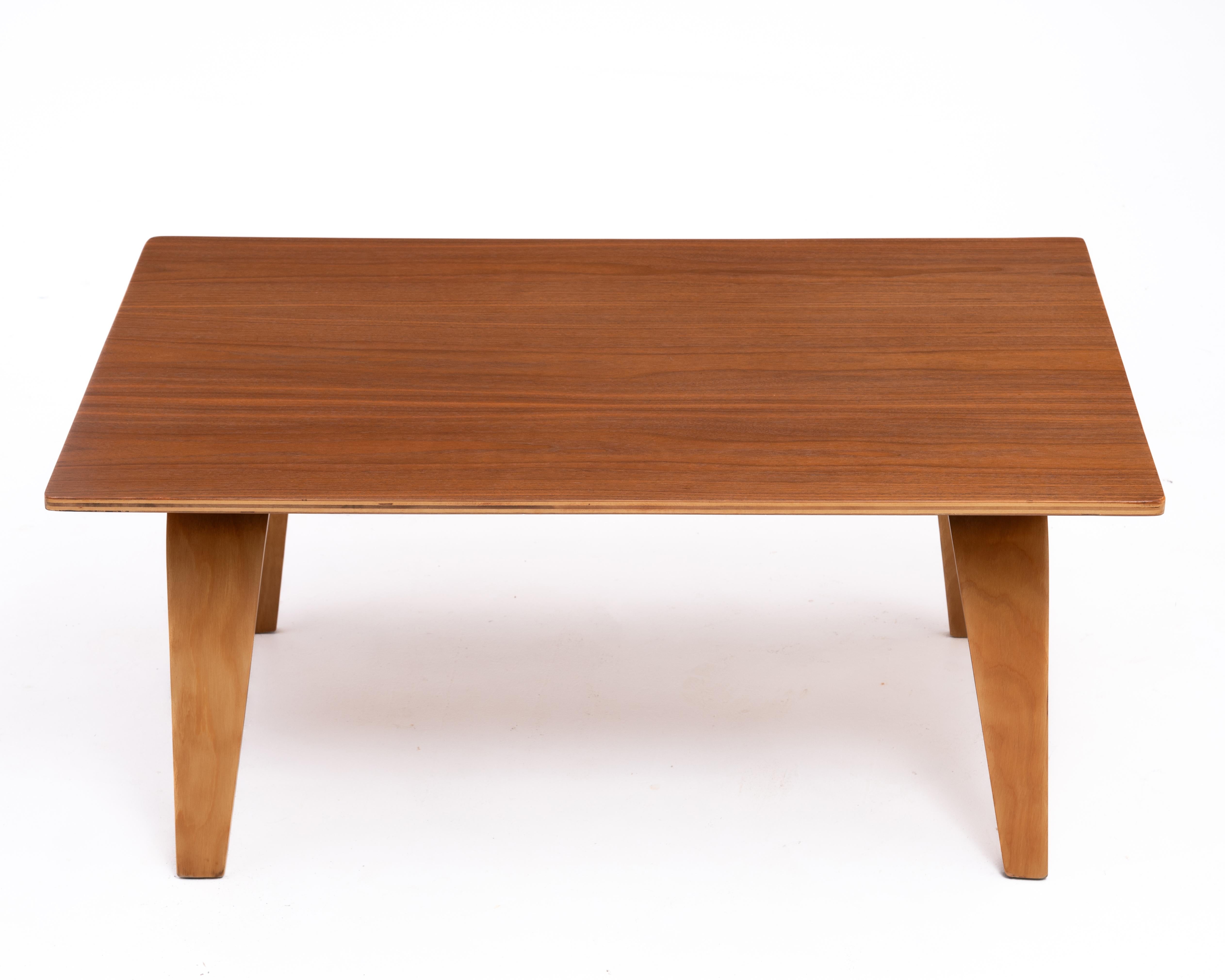 Charles Ray Eames Evans Plywood Company CTW1 OTW Oblong Table Wood Walnut Birch For Sale 2