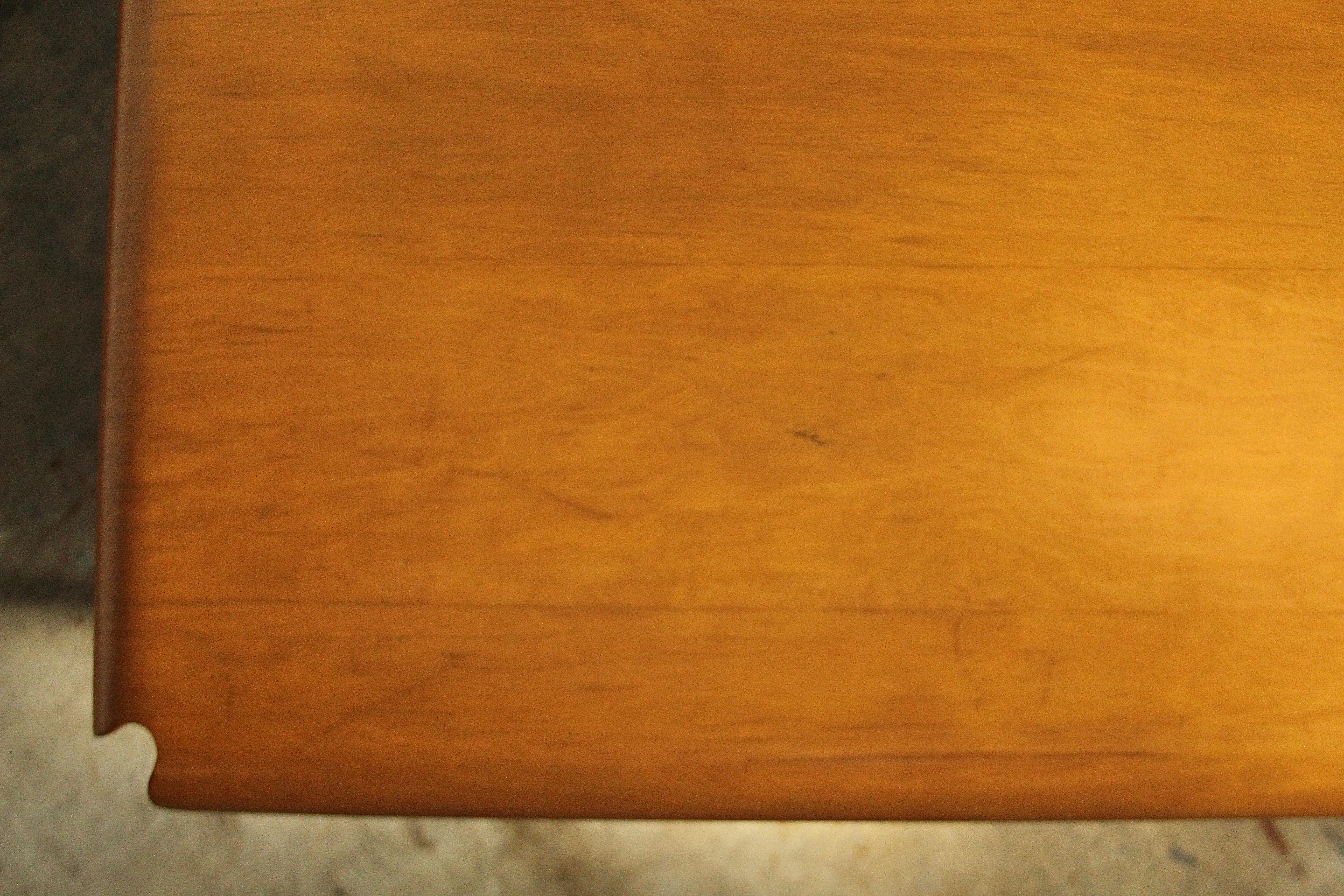 Table basse expérimentale en contreplaqué moulé Charles & Ray Eames, 1945 en vente 3