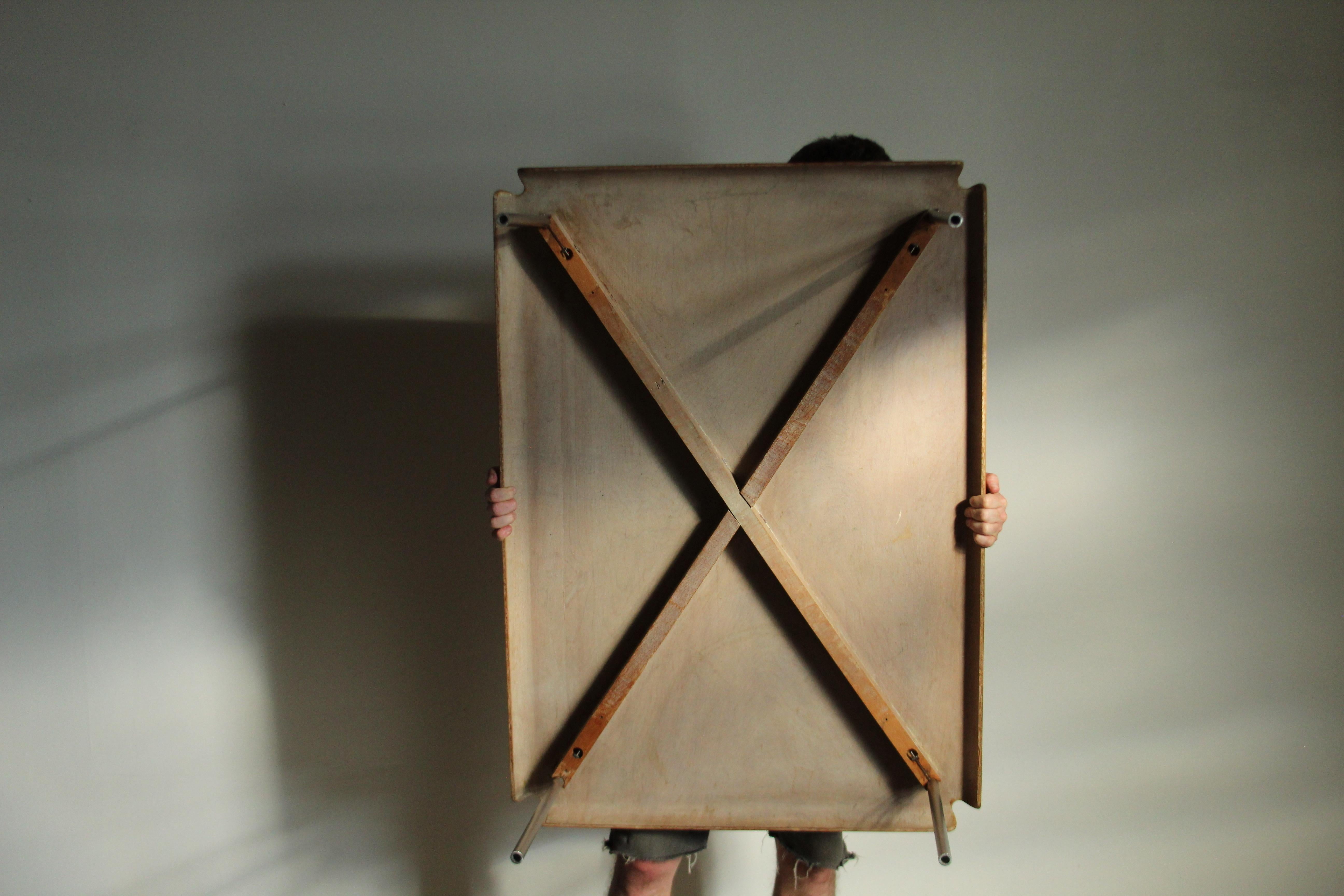 Table basse expérimentale en contreplaqué moulé Charles & Ray Eames, 1945 en vente 6