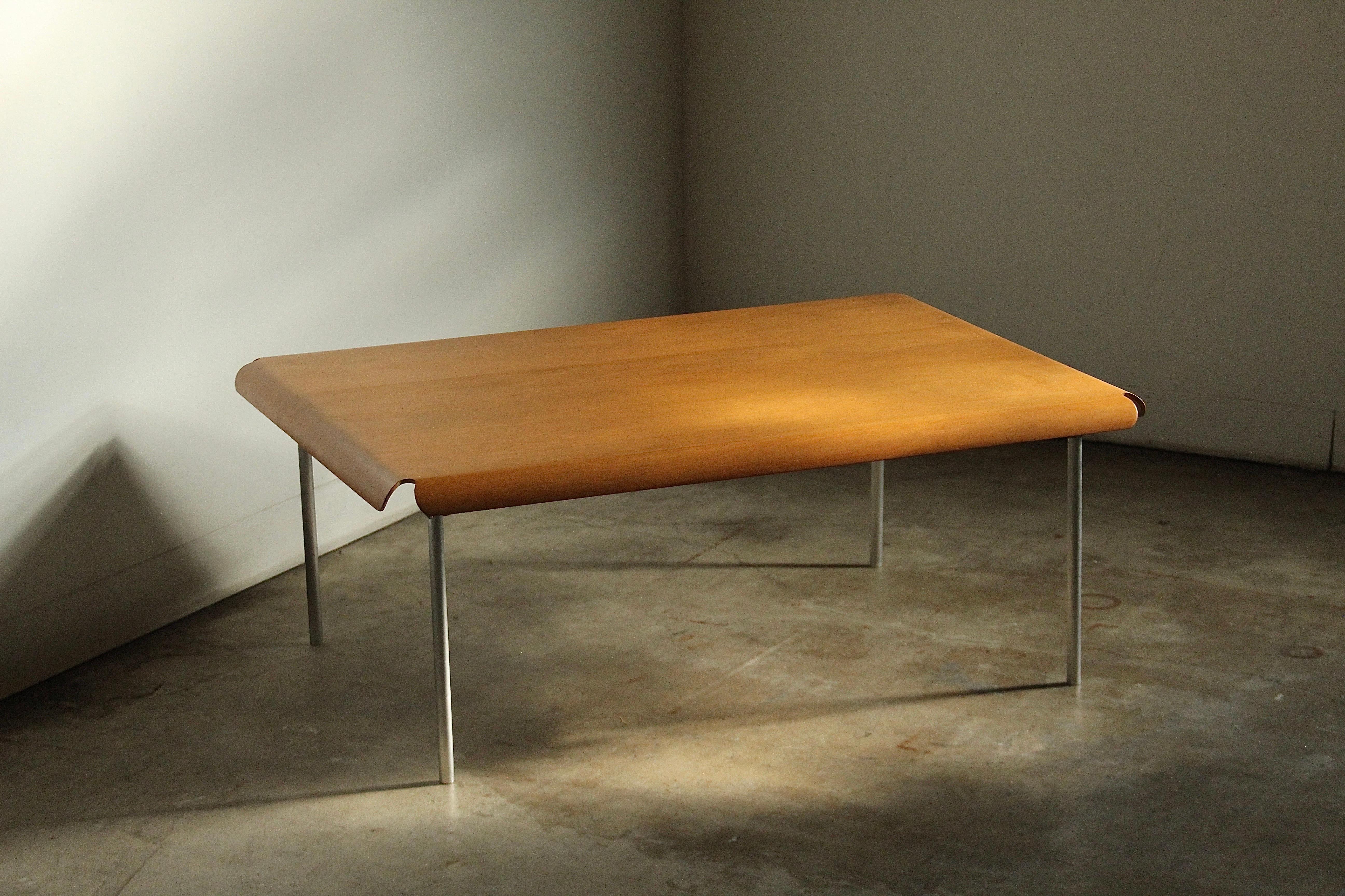 Mid-Century Modern Table basse expérimentale en contreplaqué moulé Charles & Ray Eames, 1945 en vente
