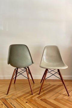 Sillas de fibra de vidrio Charles & Ray Eames