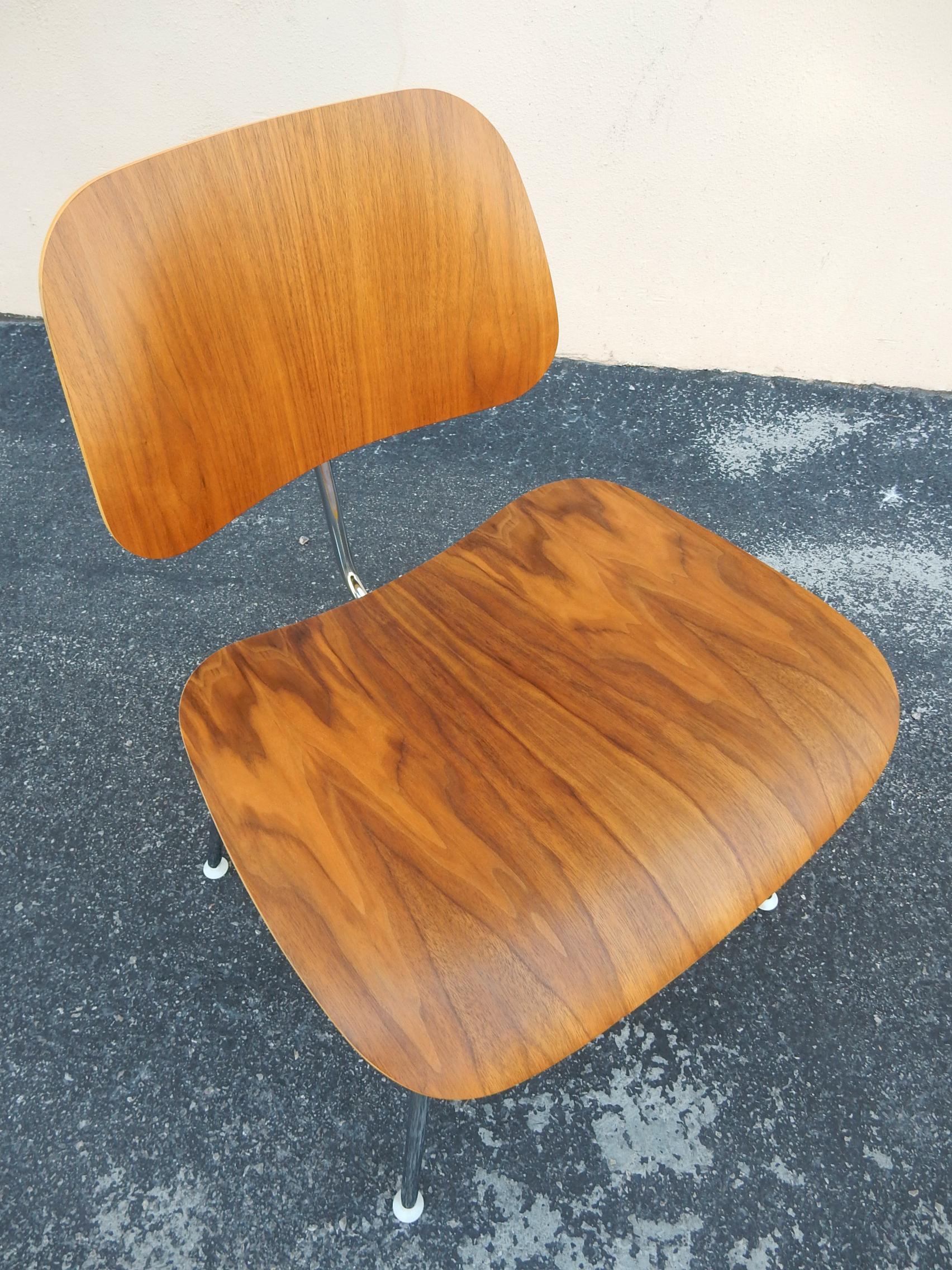 Mid-Century Modern Charles Ray Eames for Herman Miller DCM Dining Chair in Walnut