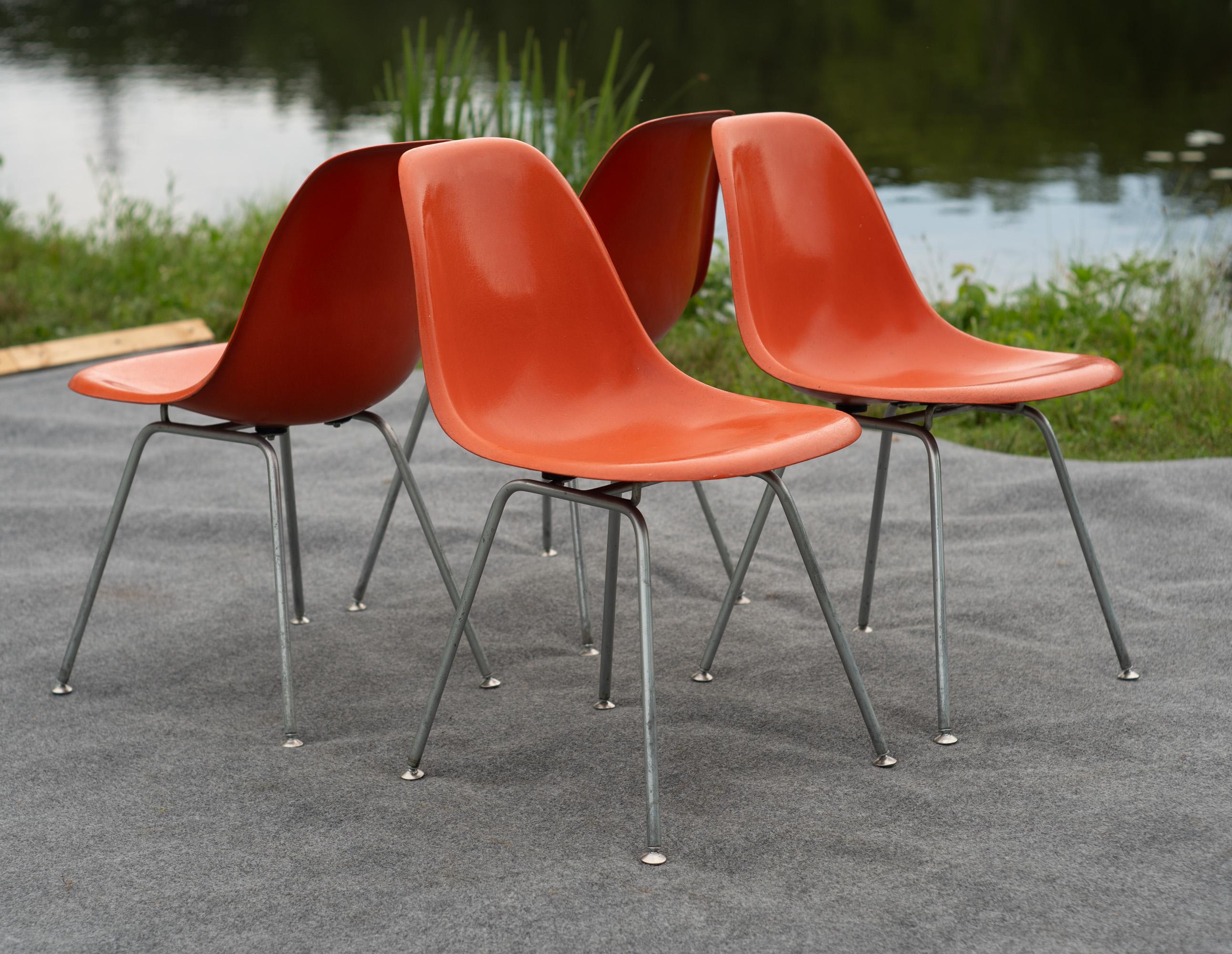 Juego de comedor Charles & Ray Eames para Herman Miller con 4 DSX y mesa de comedor de 48 pulgadas en venta 3
