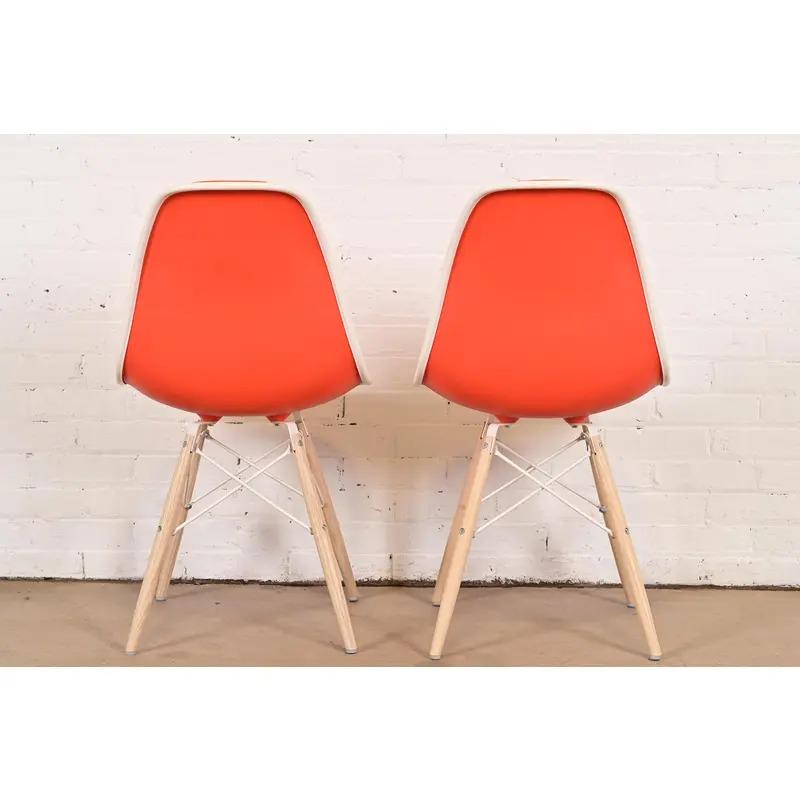 Charles & Ray Eames for Herman Miller DSW Shell Side Chairs, Pair en vente 4