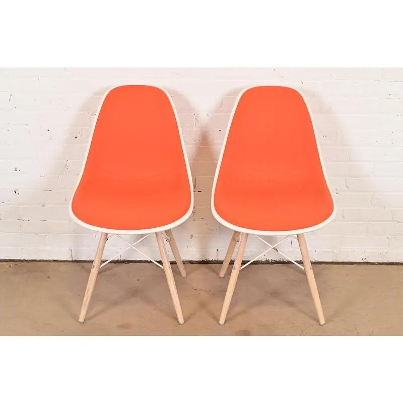 Mid-Century Modern Charles & Ray Eames for Herman Miller DSW Shell Side Chairs, Pair en vente