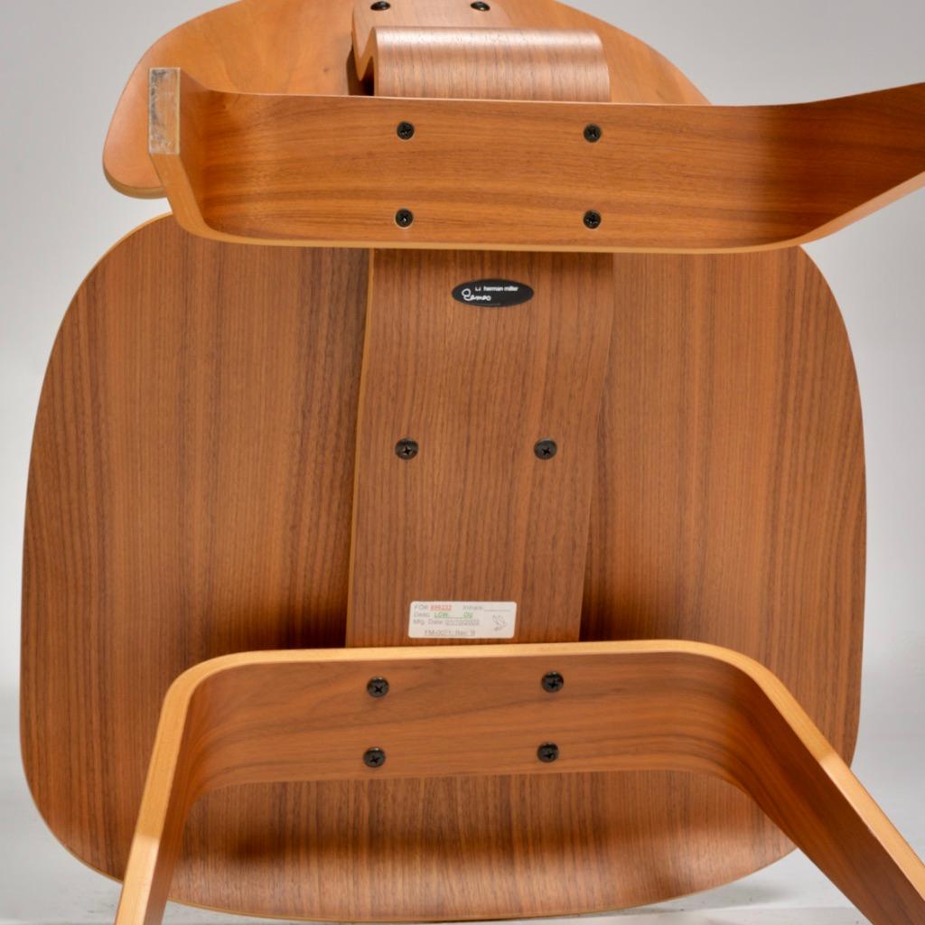 Plywood Charles and Ray Eames for Herman Miller LCW Walnut Lounge Chair
