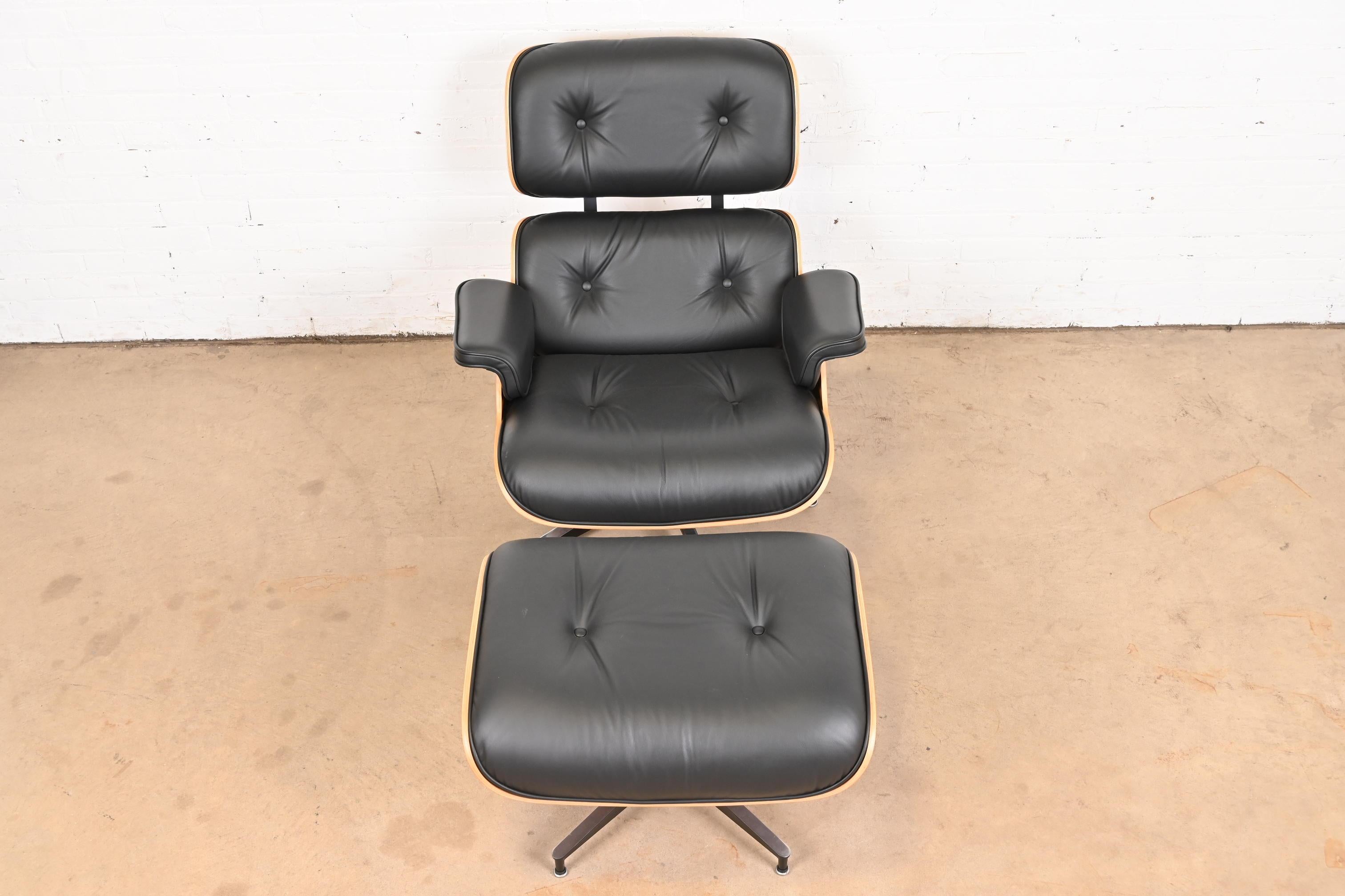 Charles & Ray Eames for Herman Miller Lounge Chair and Ottoman in Walnut 3