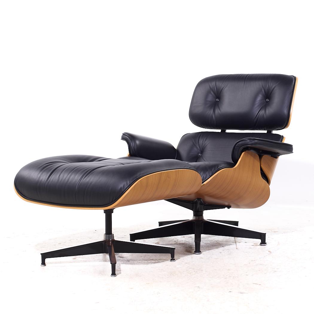 Mid-Century Modern Charles & Ray Eames for Herman Miller Mid Century Walnut Eames Chair and Ottoman For Sale