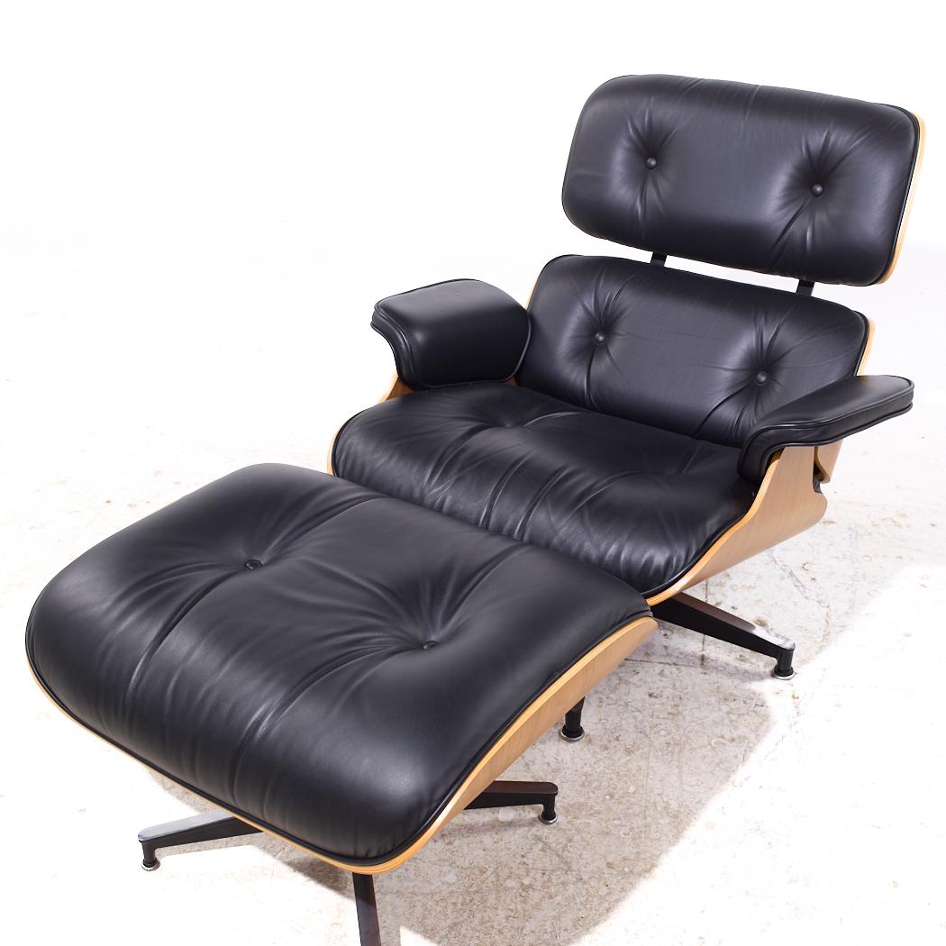 Charles & Ray Eames for Herman Miller Mid Century Walnut Eames Chair and Ottoman For Sale 2