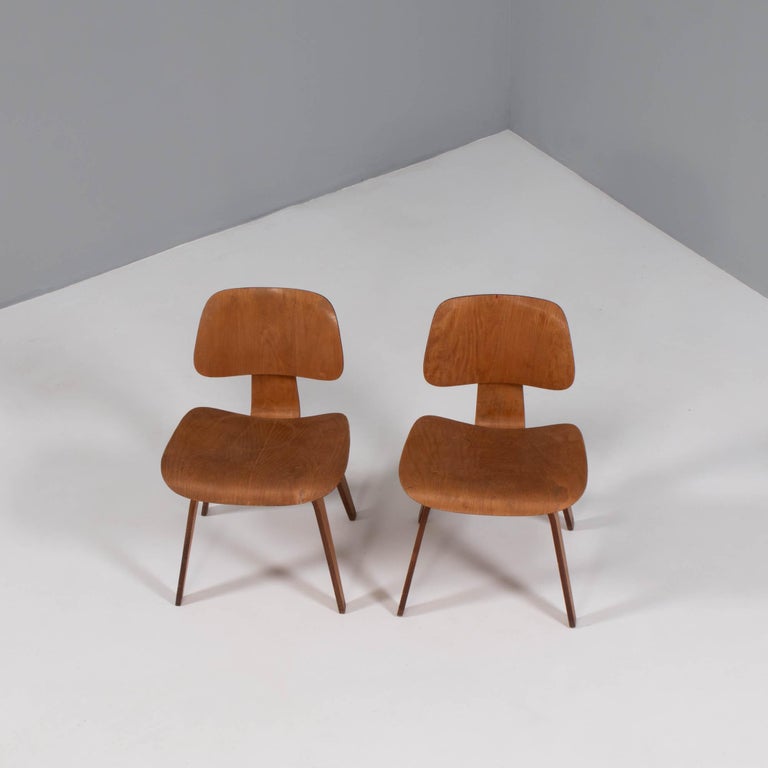 Mid-Century Modern Charles & Ray Eames for Herman Miller Plywood DCW Dining Chairs, 1950s Set of 2 For Sale