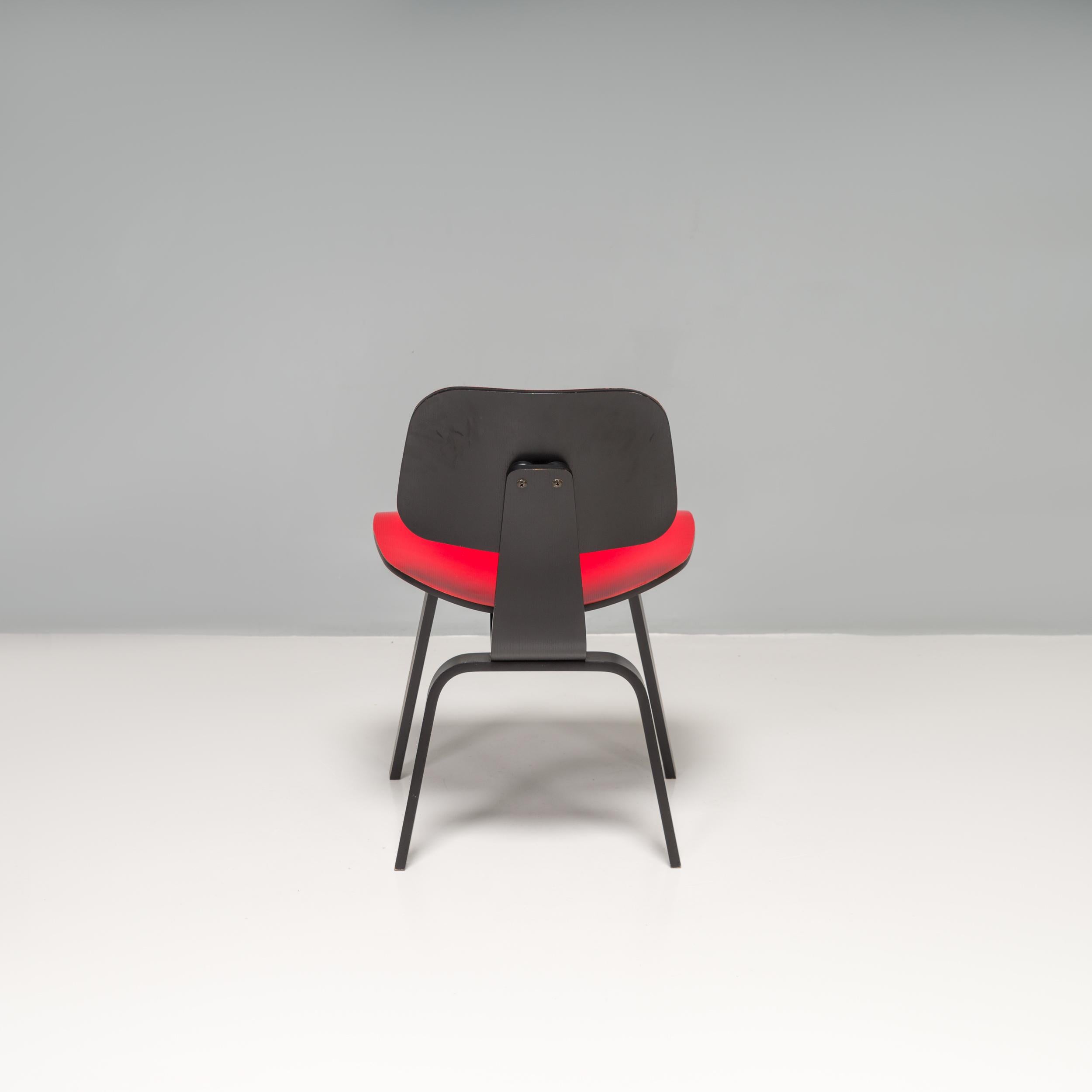 Charles & Ray Eames for Herman Miller Red & Black DCW Armchair, 2004 In Good Condition For Sale In London, GB
