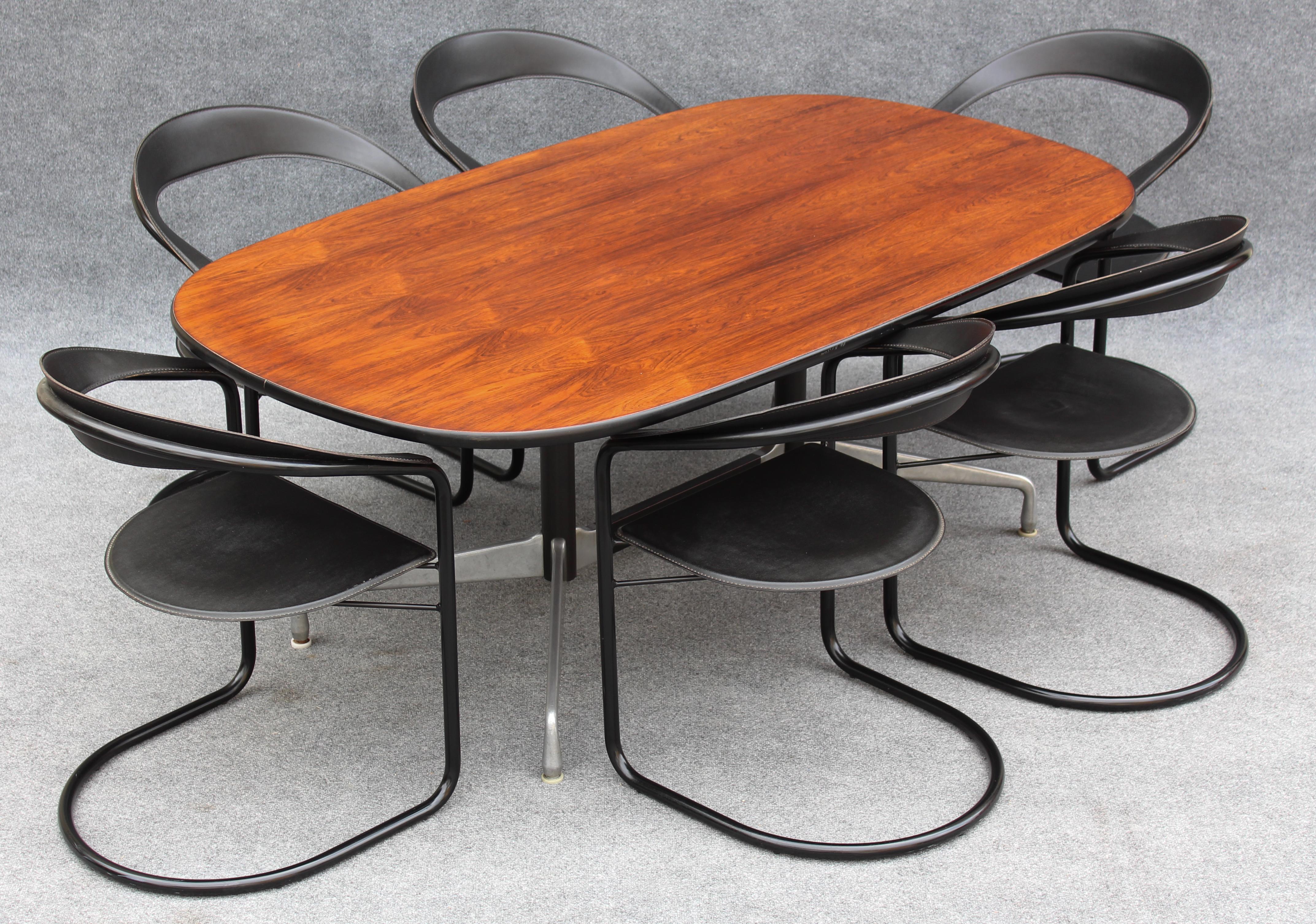 Table de conférence en bois de rose restaurée Charles & Ray Eames pour Herman Miller en vente 6
