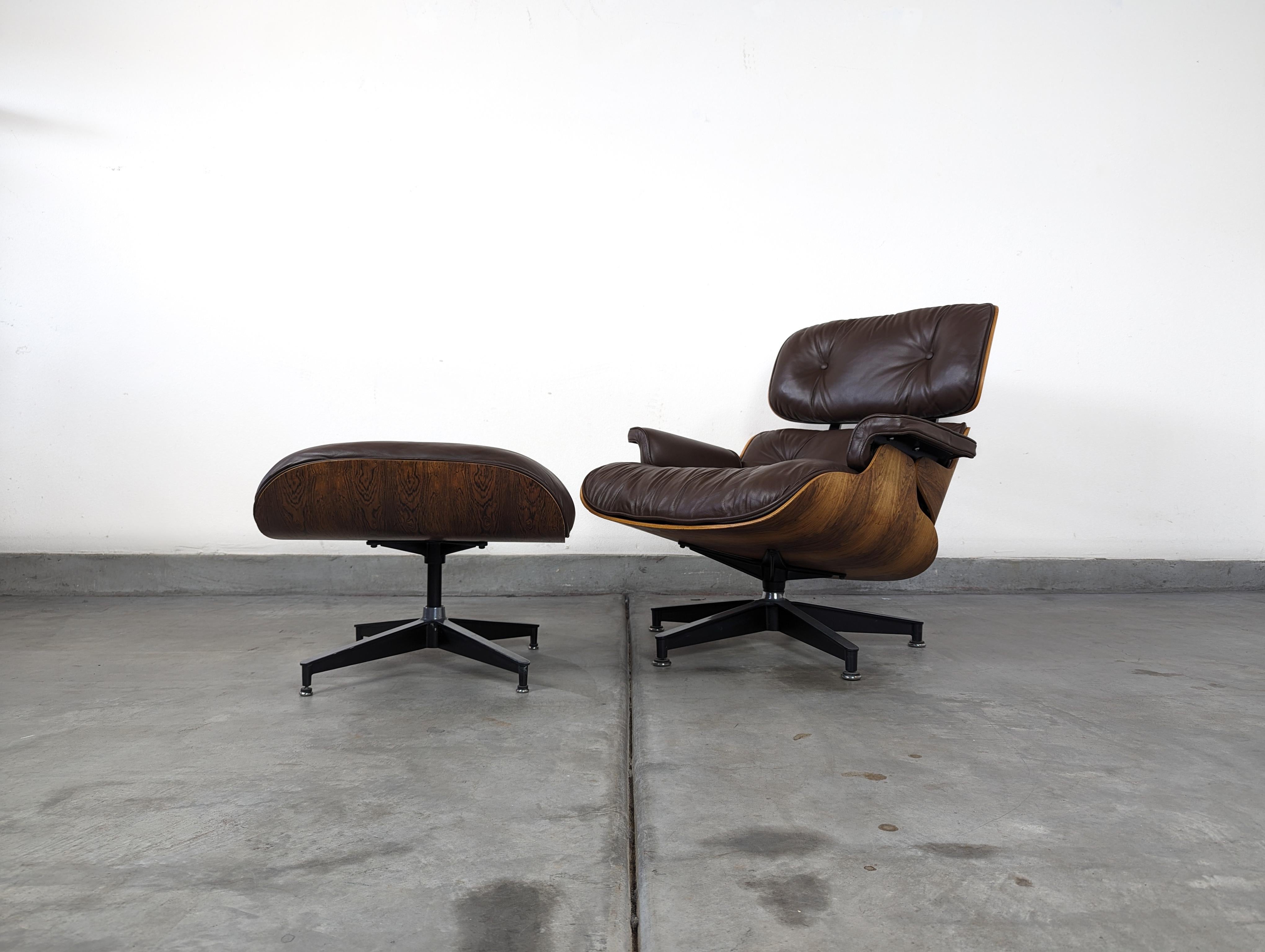 Cuir Chaise longue Charles & Ray Eames pour Herman Miller en bois de rose et cuir, vers 1970 en vente