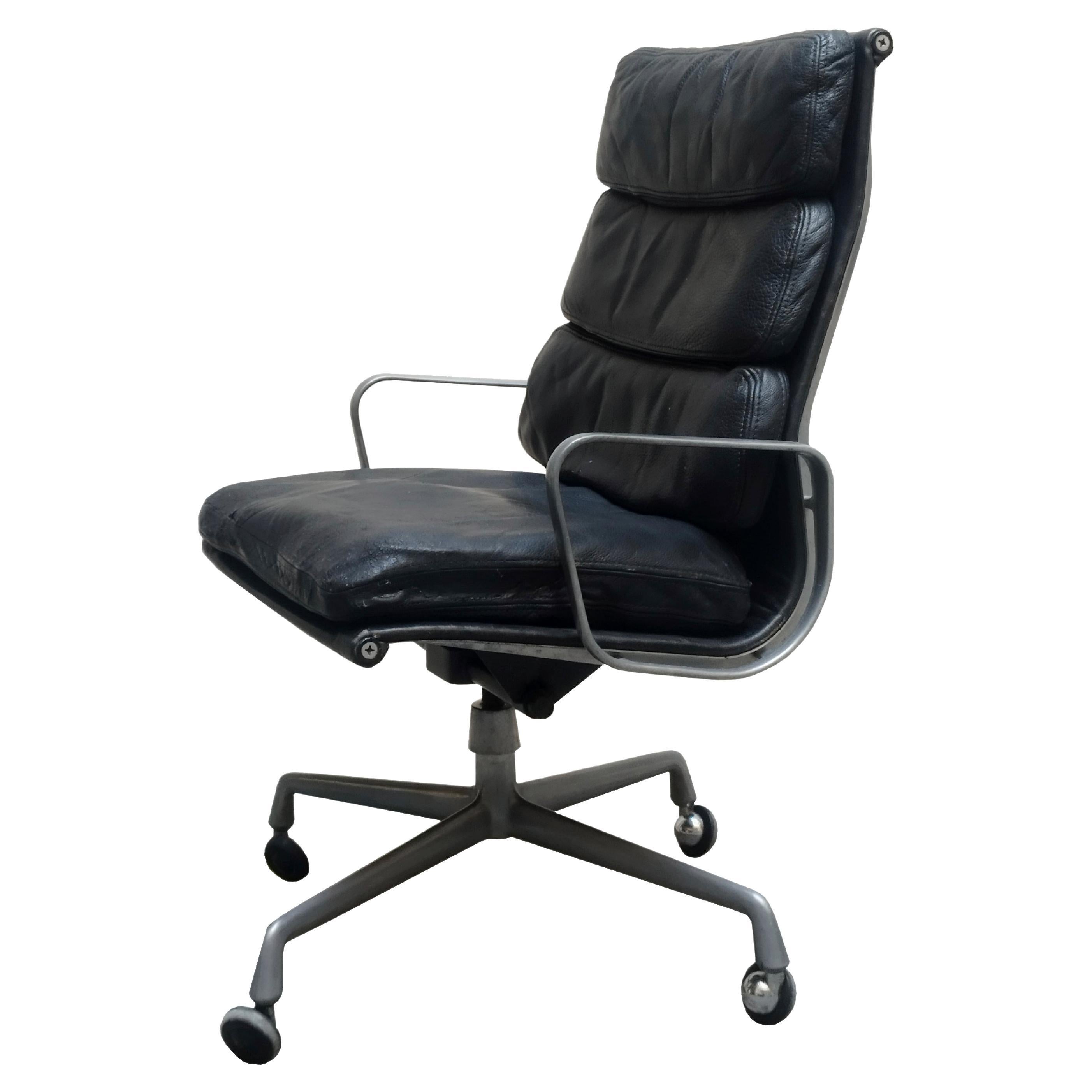 Charles & Ray Eames for Herman Miller Soft Pad Aluminum Leather Desk Chair, 1990 For Sale