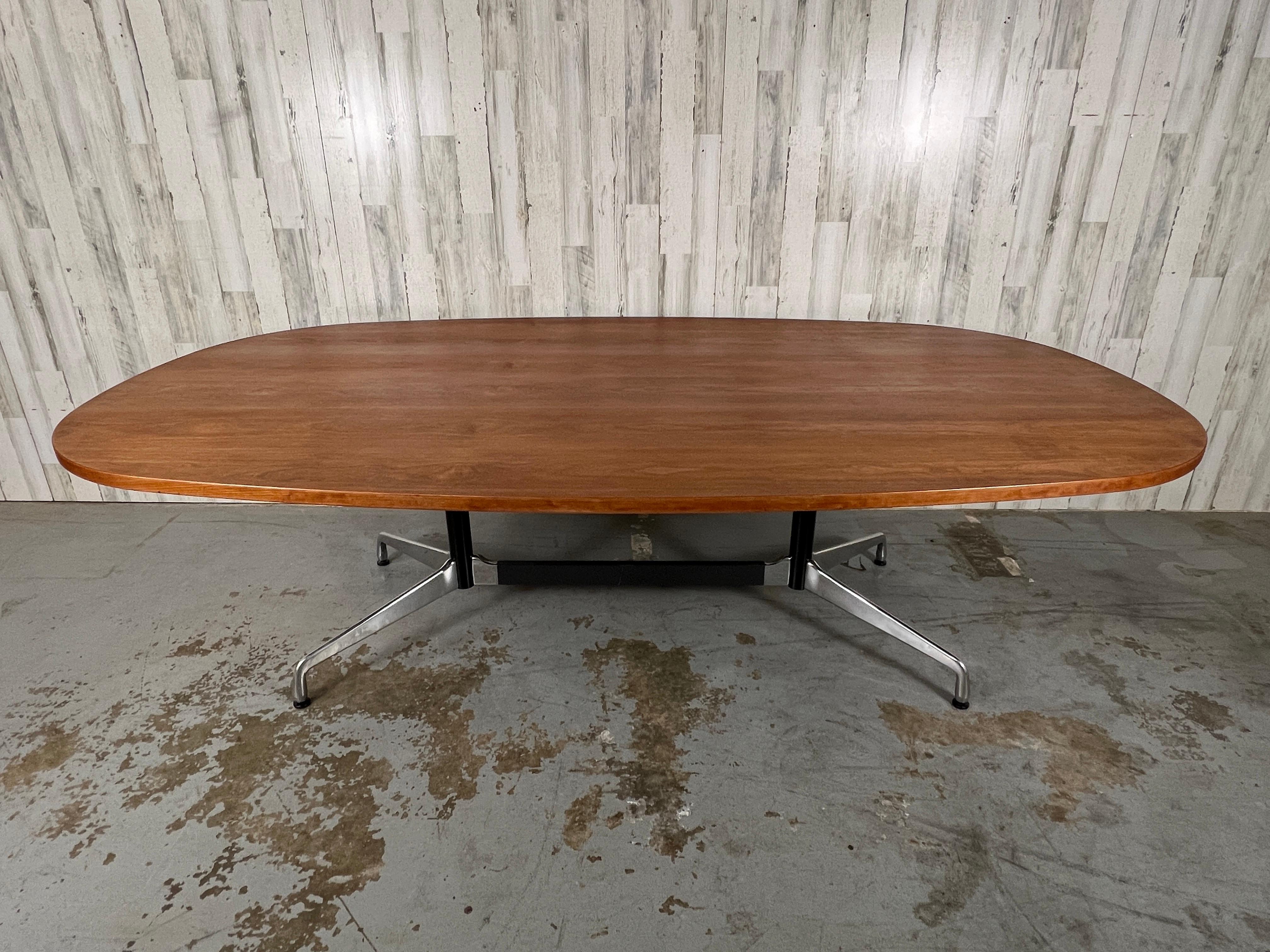 Mid-Century Modern Charles & Ray Eames for Herman Miller Walnut Conference Dining Table For Sale