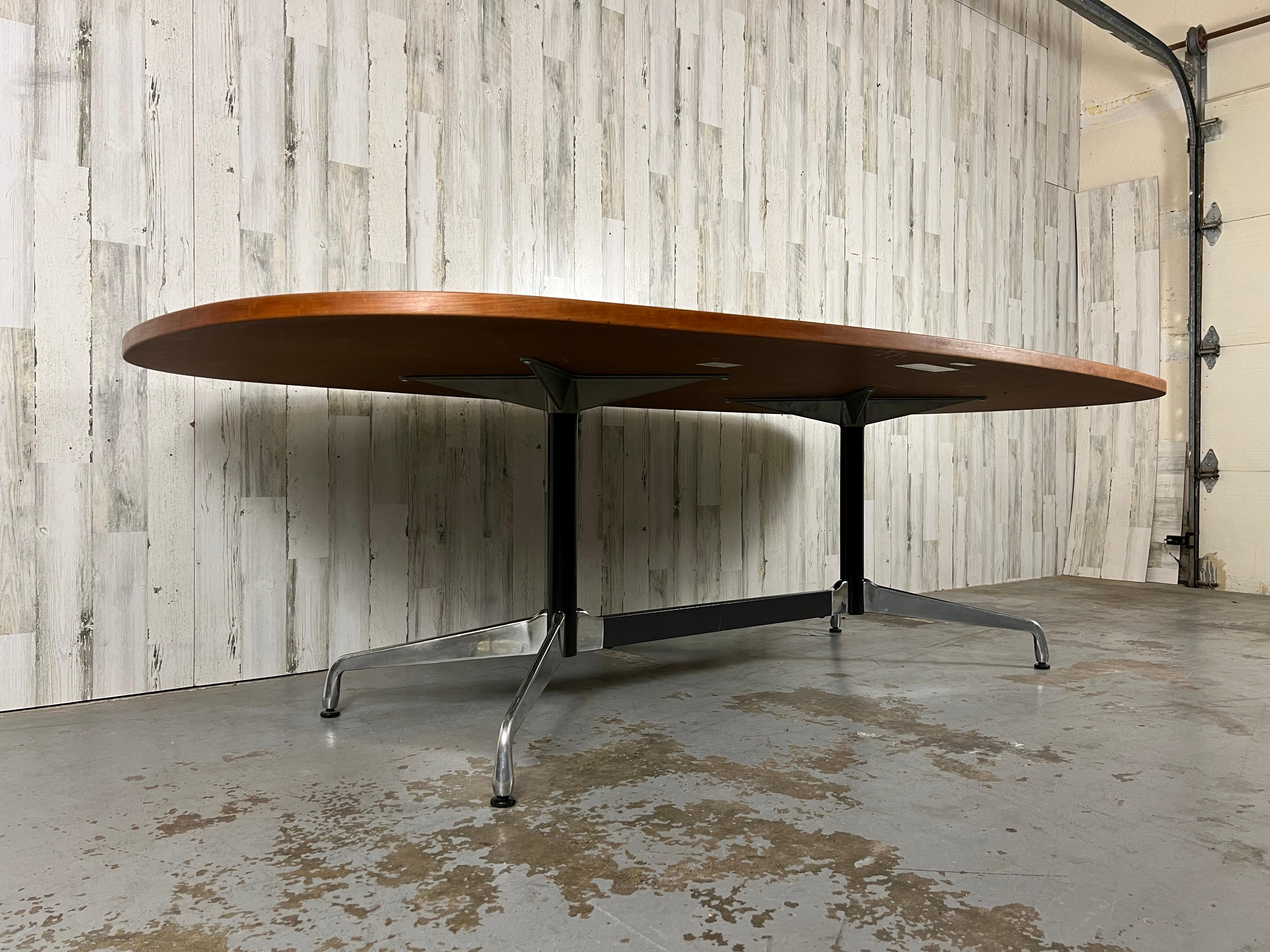 Charles & Ray Eames for Herman Miller Walnut Conference Dining Table In Good Condition For Sale In Denton, TX