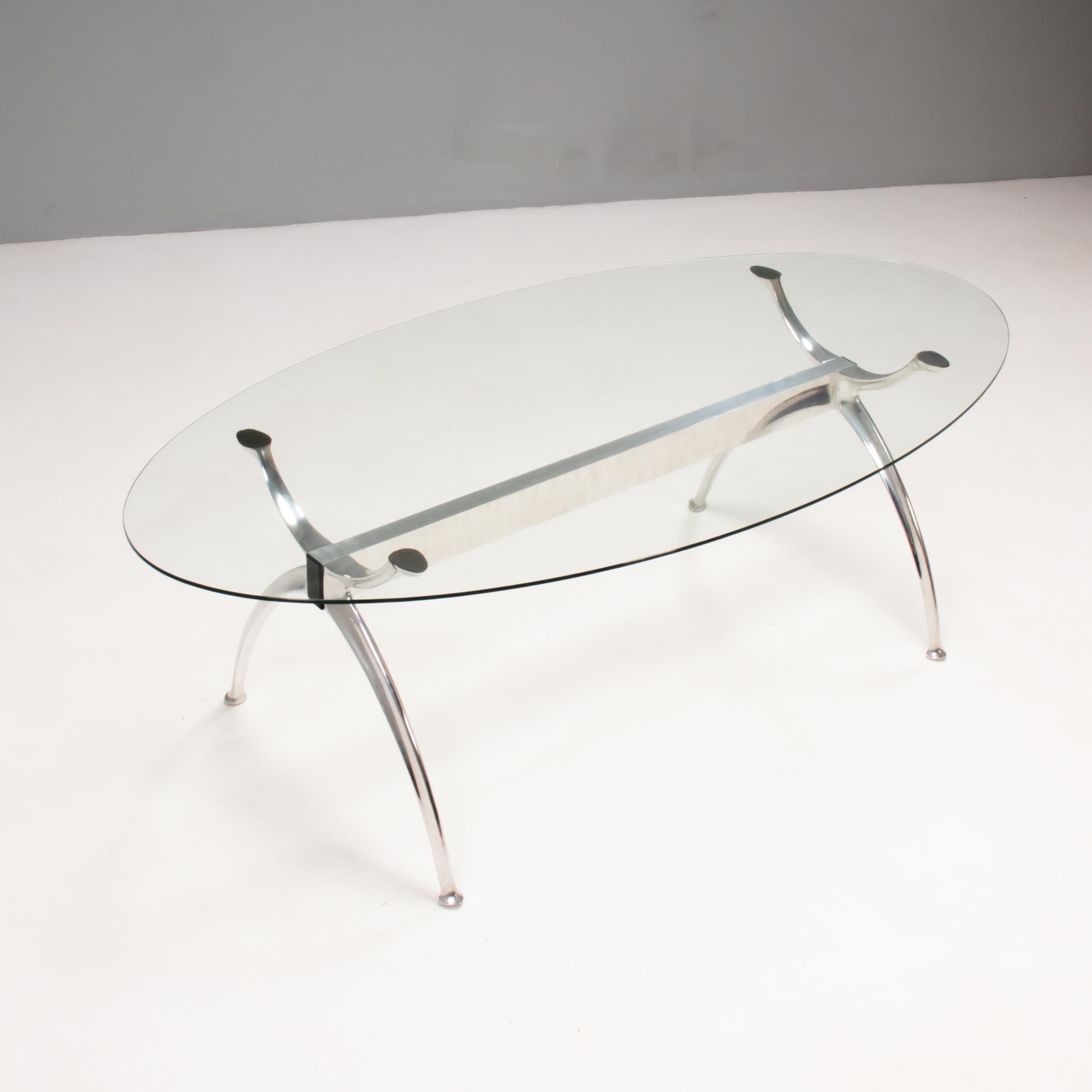 italien Charles & Ray Eames pour ICF EA 108 chaises en cuir noir et table de salle à manger ovale