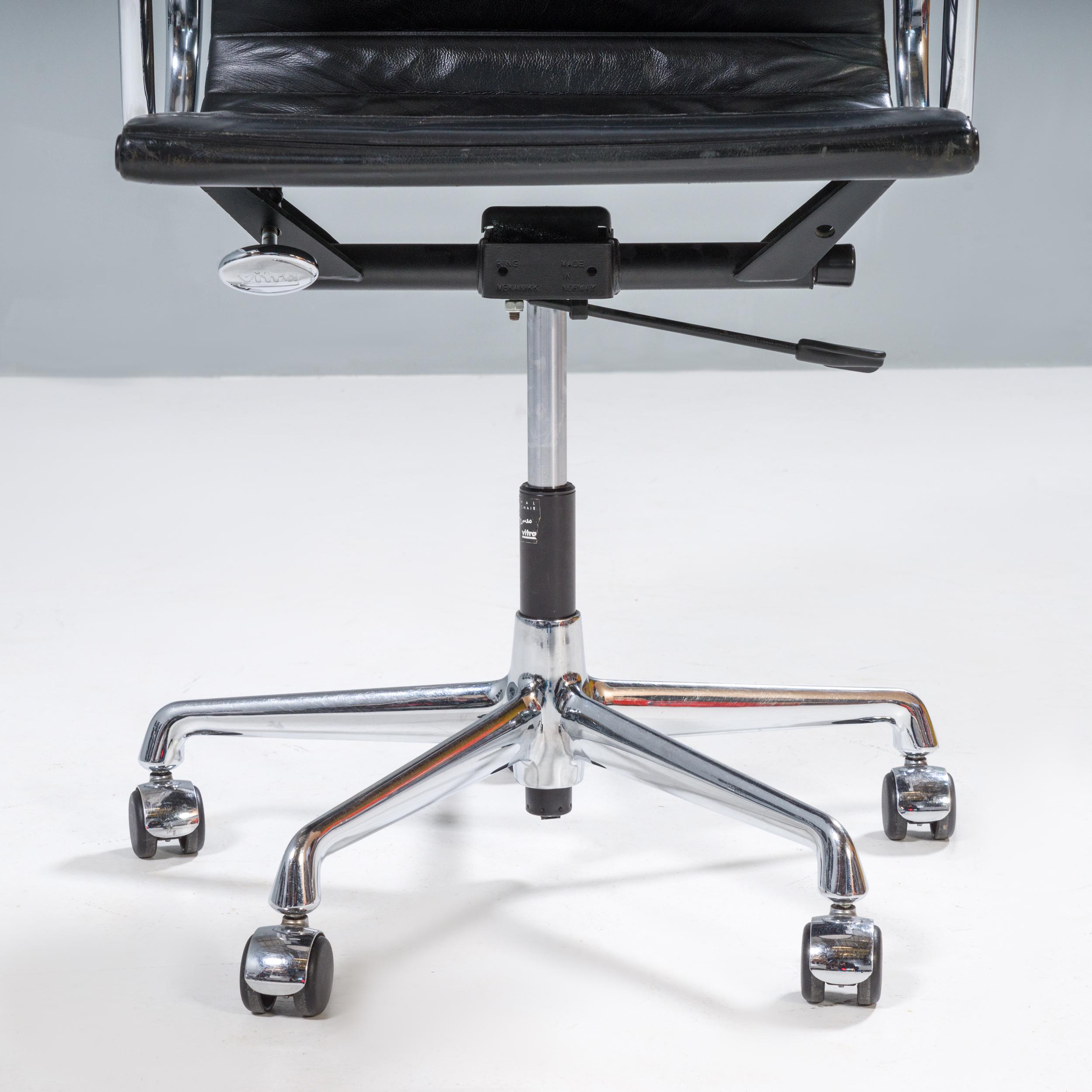 Charles & Ray Eames for Vitra Black Leather Alu EA 117 Aluminium Office Chair 3