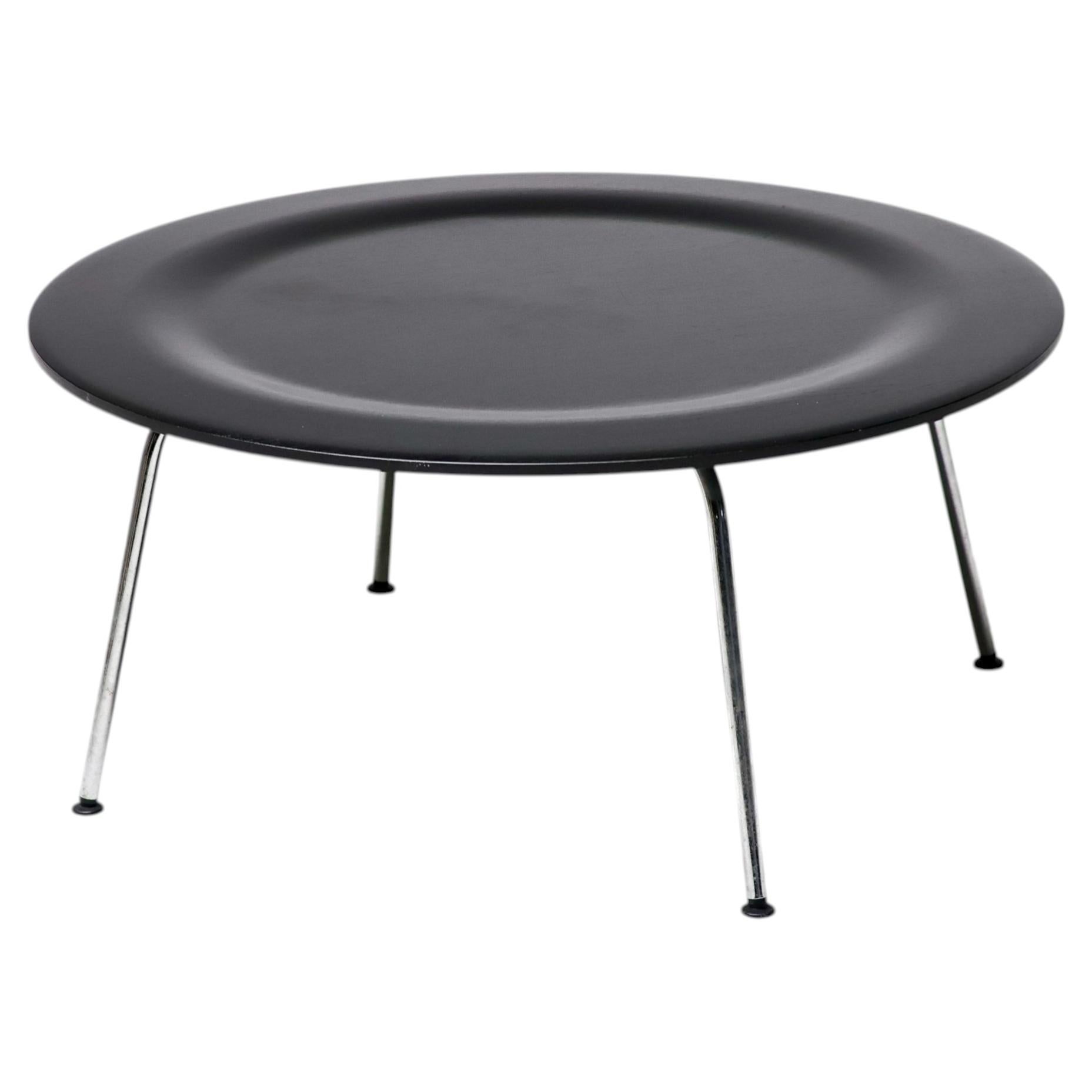 Charles & Ray Eames für Vitra - CTM Couchtisch aus schwarzer Esche im Angebot