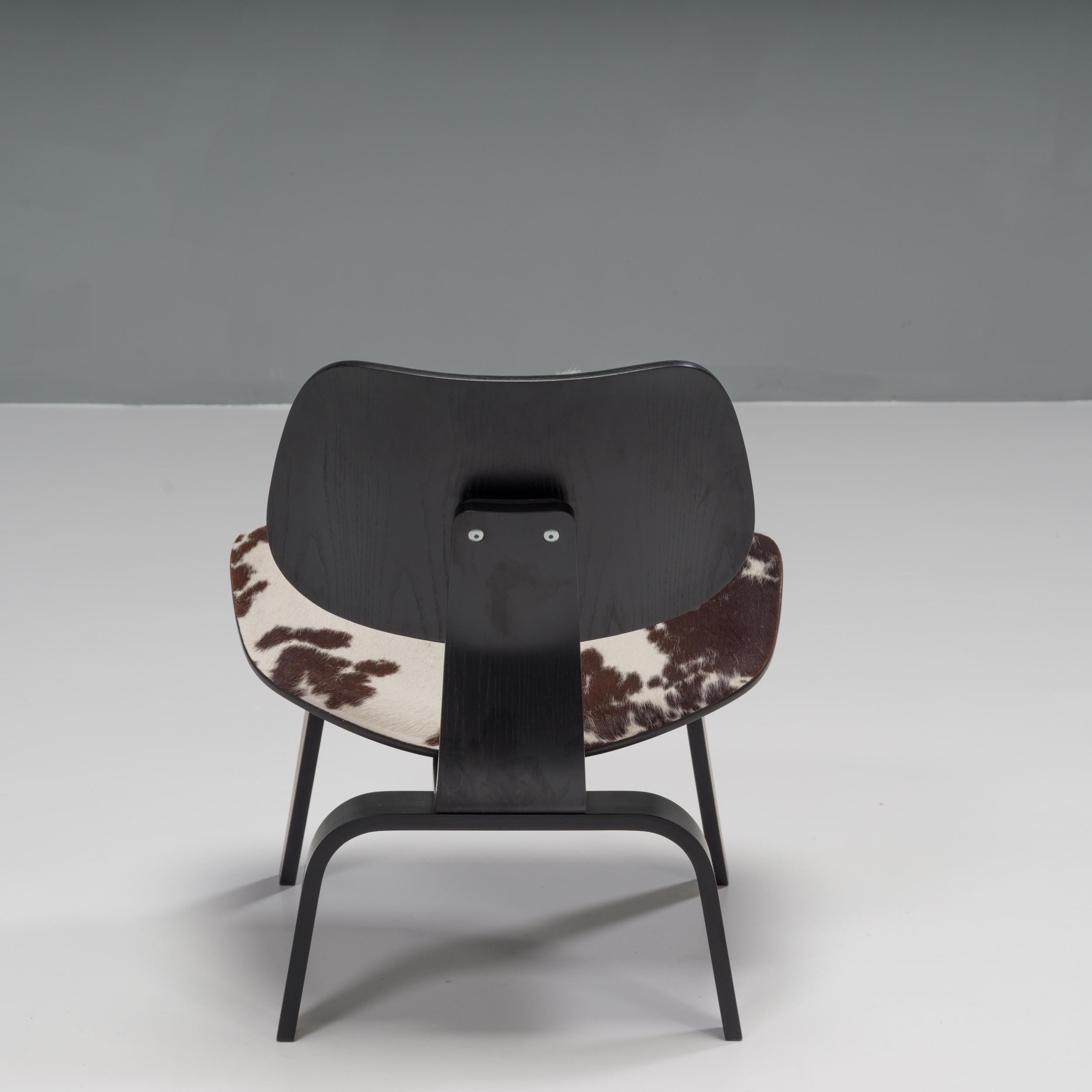 Charles & Ray Eames for Vitra Special Edition Cowhide LCW Chair, 2002 In Excellent Condition In Basildon, London