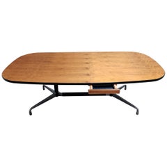 Charles & Ray Eames:: Herman Miller Table de salle à manger ou de bureau:: 1970
