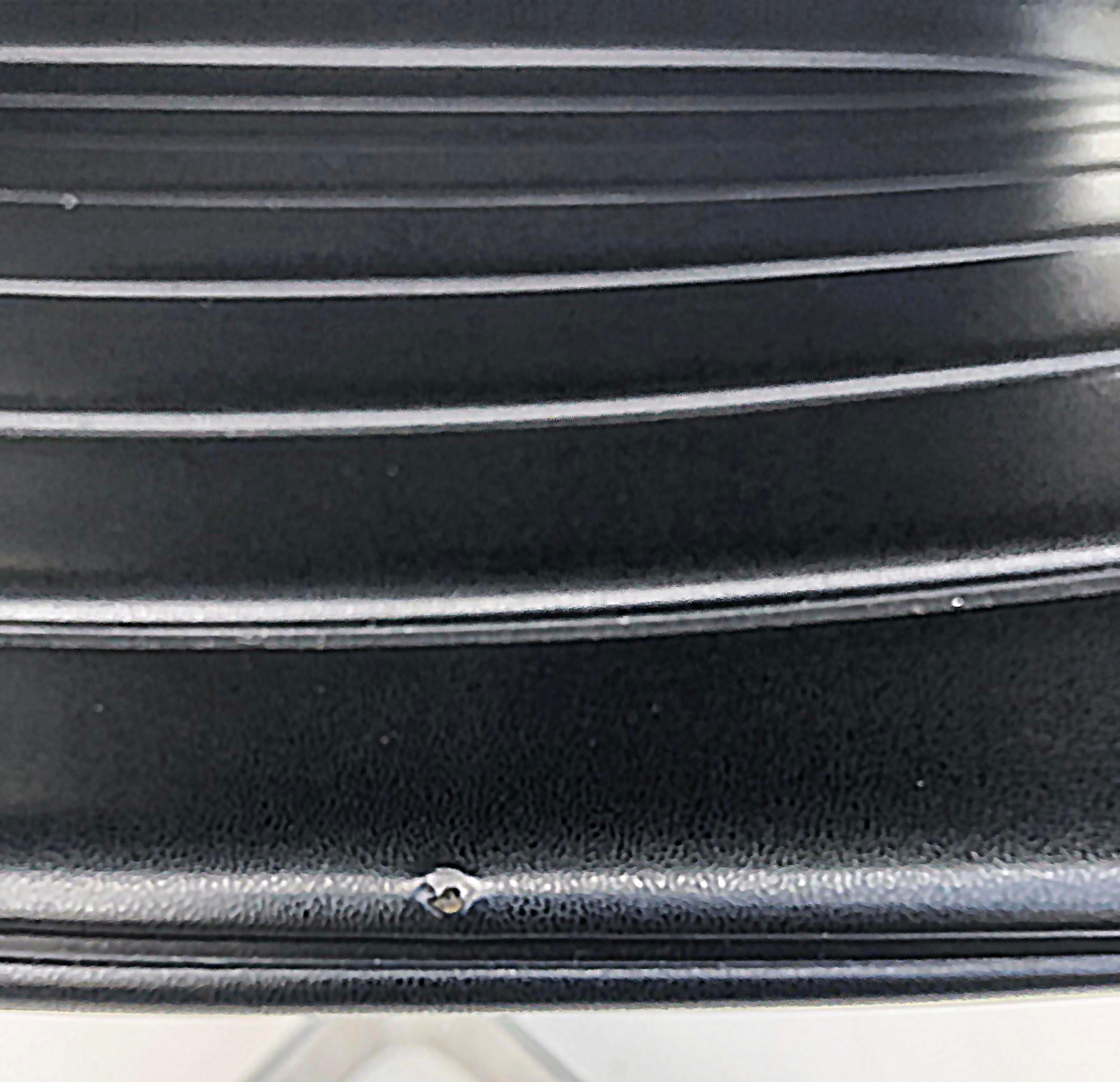  Chaises pivotantes Eames Herman Miller EA108 en aluminium, cuir en vente 9