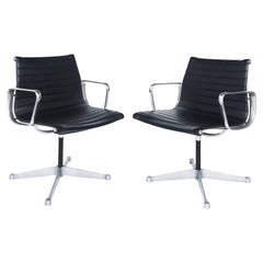 Herman Miller EA108 Gruppo di Sedie Girevoli in Alluminio, Pelle