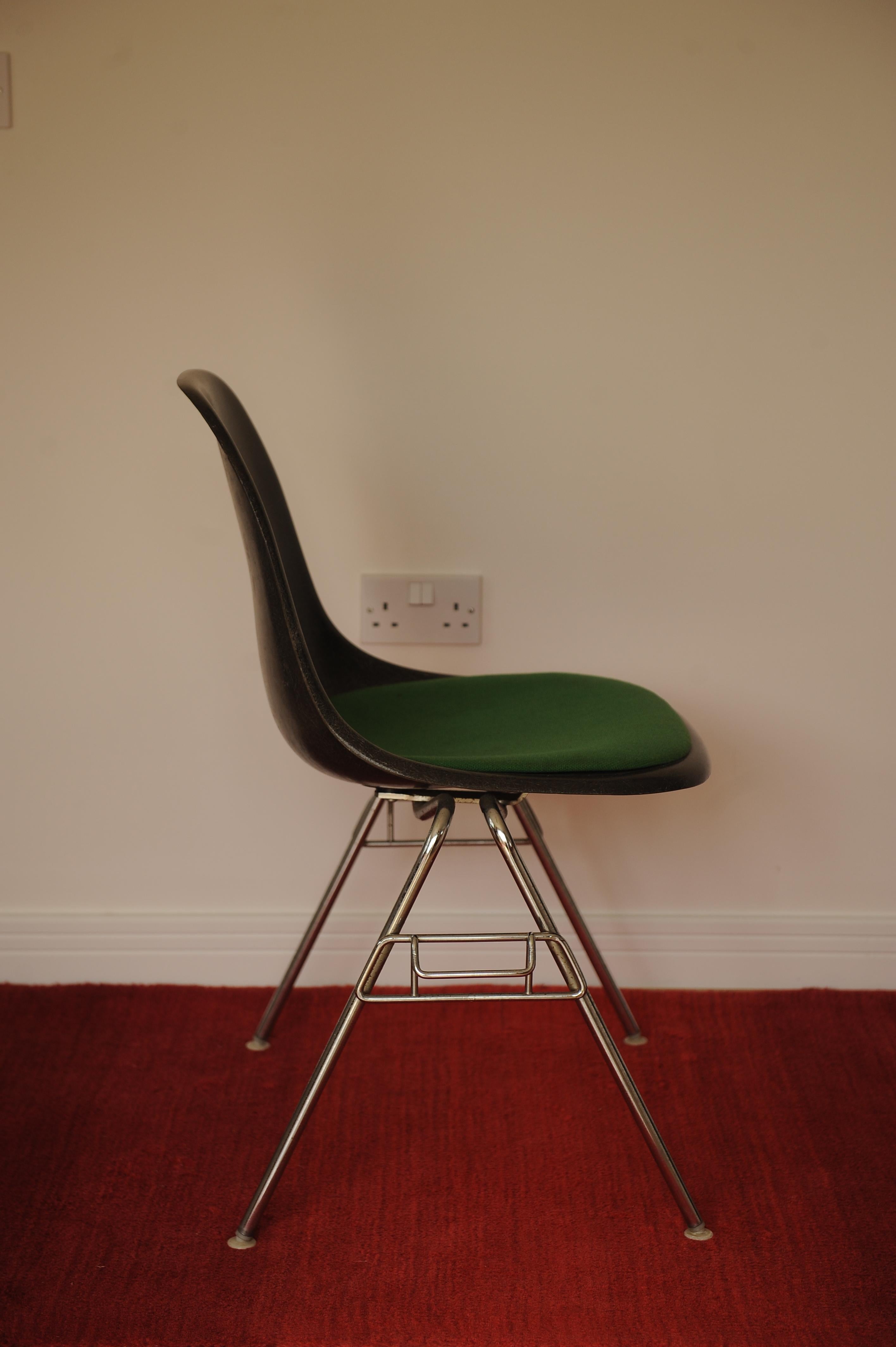 Brushed Charles & Ray Eames Herman Miller Original Dss Fiberglass Chrome Stacking Chair  For Sale
