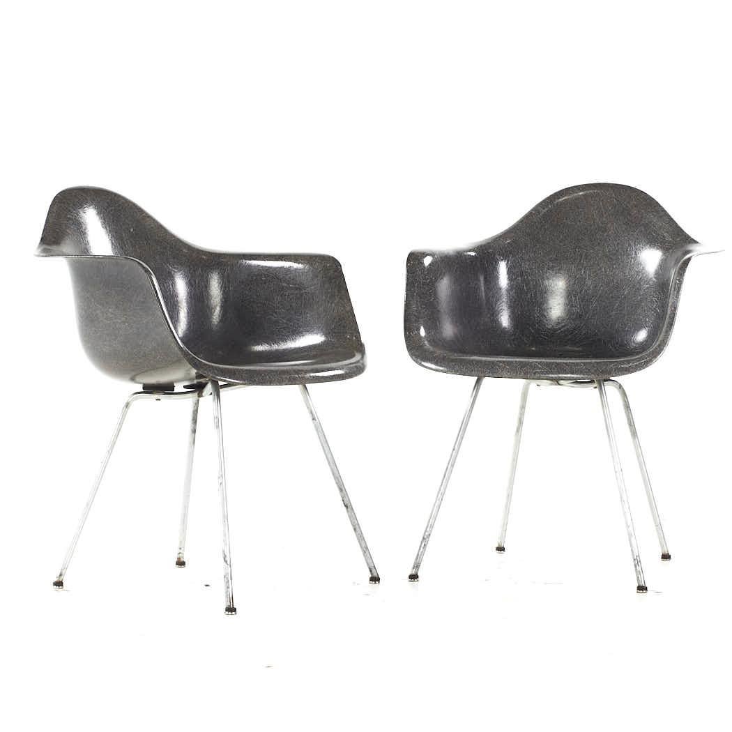 Charles and Ray Eames for Herman Miller Zenith Mid Century 1st Edition Elephant Gray Rope Edge Chair – Pair

Each chair measures: 25 wide x 23 deep x 31.5 high, with a seat height of 18 and arm height/chair clearance 26 inches

All pieces of