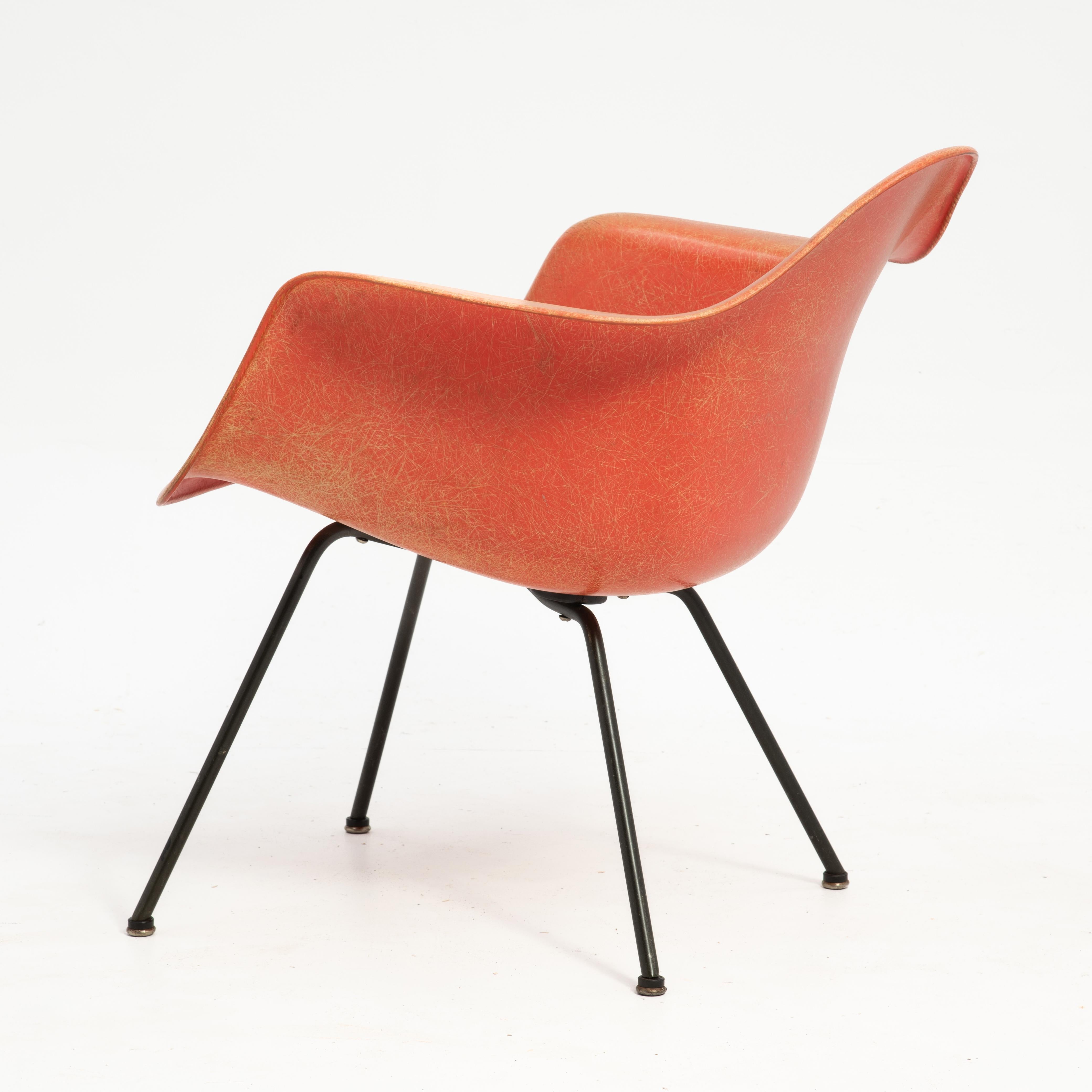 Mid-20th Century Charles & Ray Eames Herman Miller Zenith Plastics LAX Rope Edge X Base Armchair For Sale