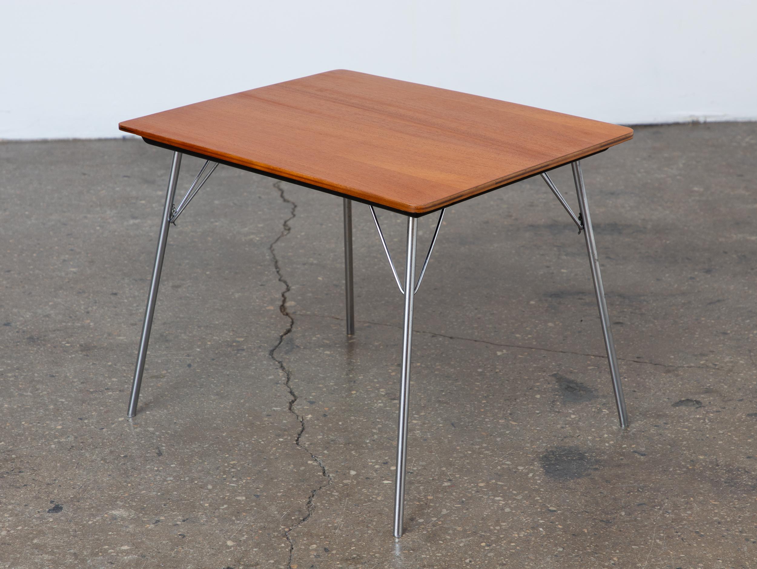 Américain Table d'appoint pliante Charles and Ray Eames IT, Herman Miller, années 1950 en vente
