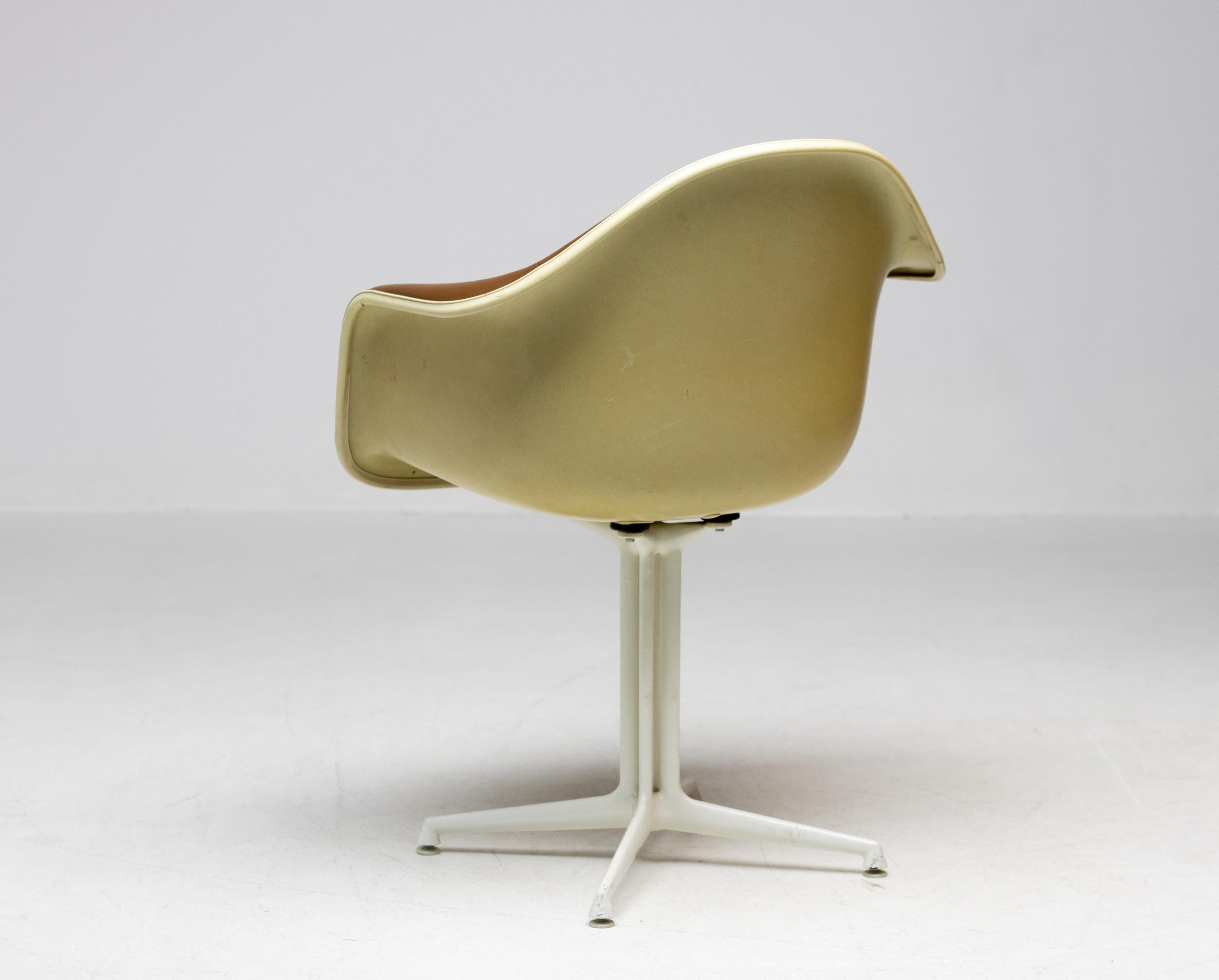Fauteuil La Fonda Charles & Ray Eames Bon état à Dronten, NL
