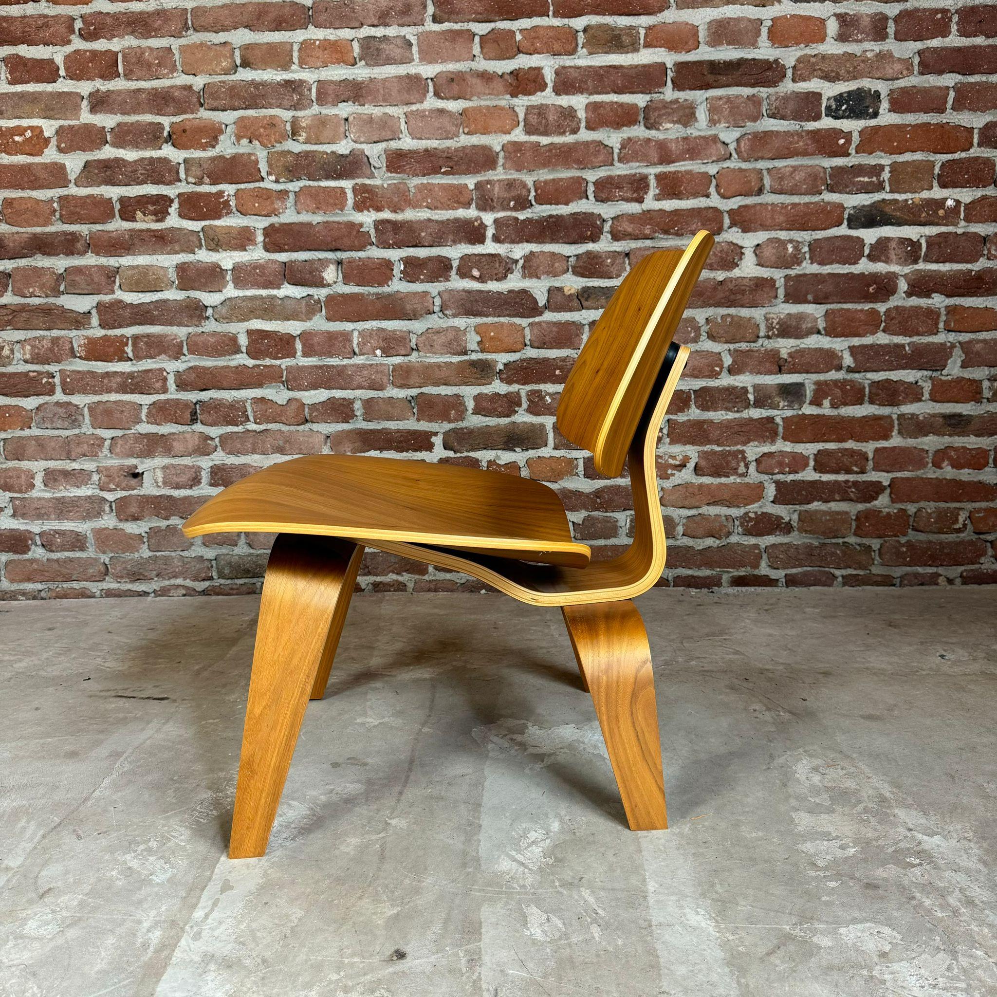 American Charles & Ray Eames LCW chair for Herman Miller