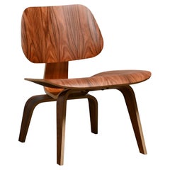 Charles & Ray Eames LCW Santos Palisander-Loungesessel für Herman Miller