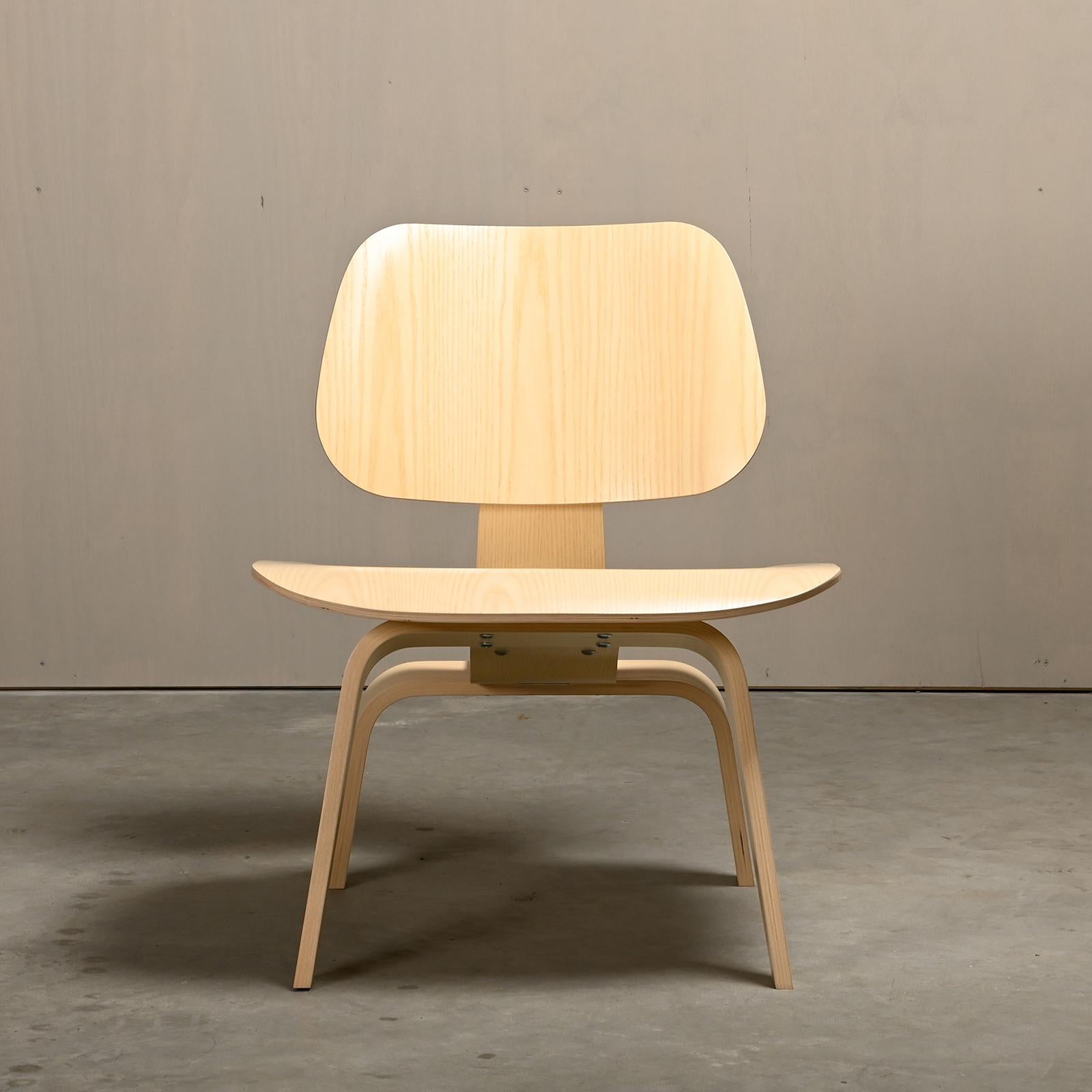 Rubber Charles & Ray Eames LCW White Ash Lounge Chair for Herman Miller