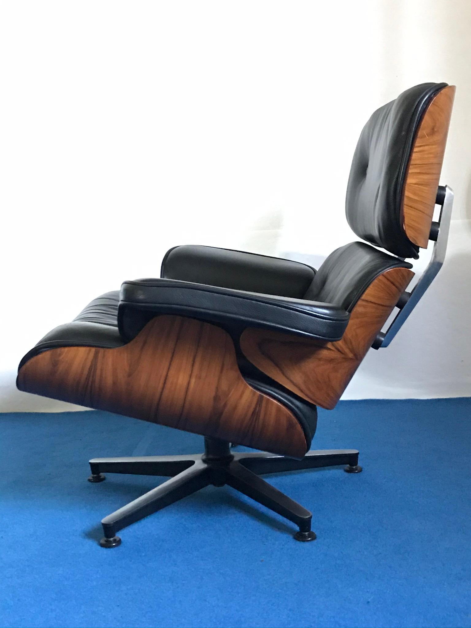 Machine-Made Charles Ray Eames Lounge Chair 670, Black Leather