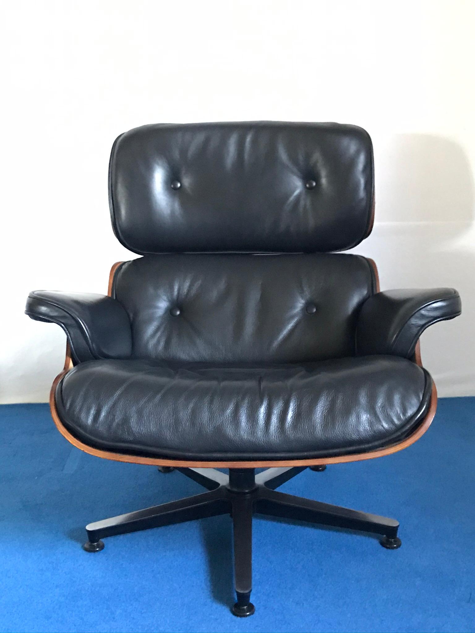 Charles Ray Eames Lounge Chair 670, Black Leather In Good Condition In Ceske Mezirici, CZ