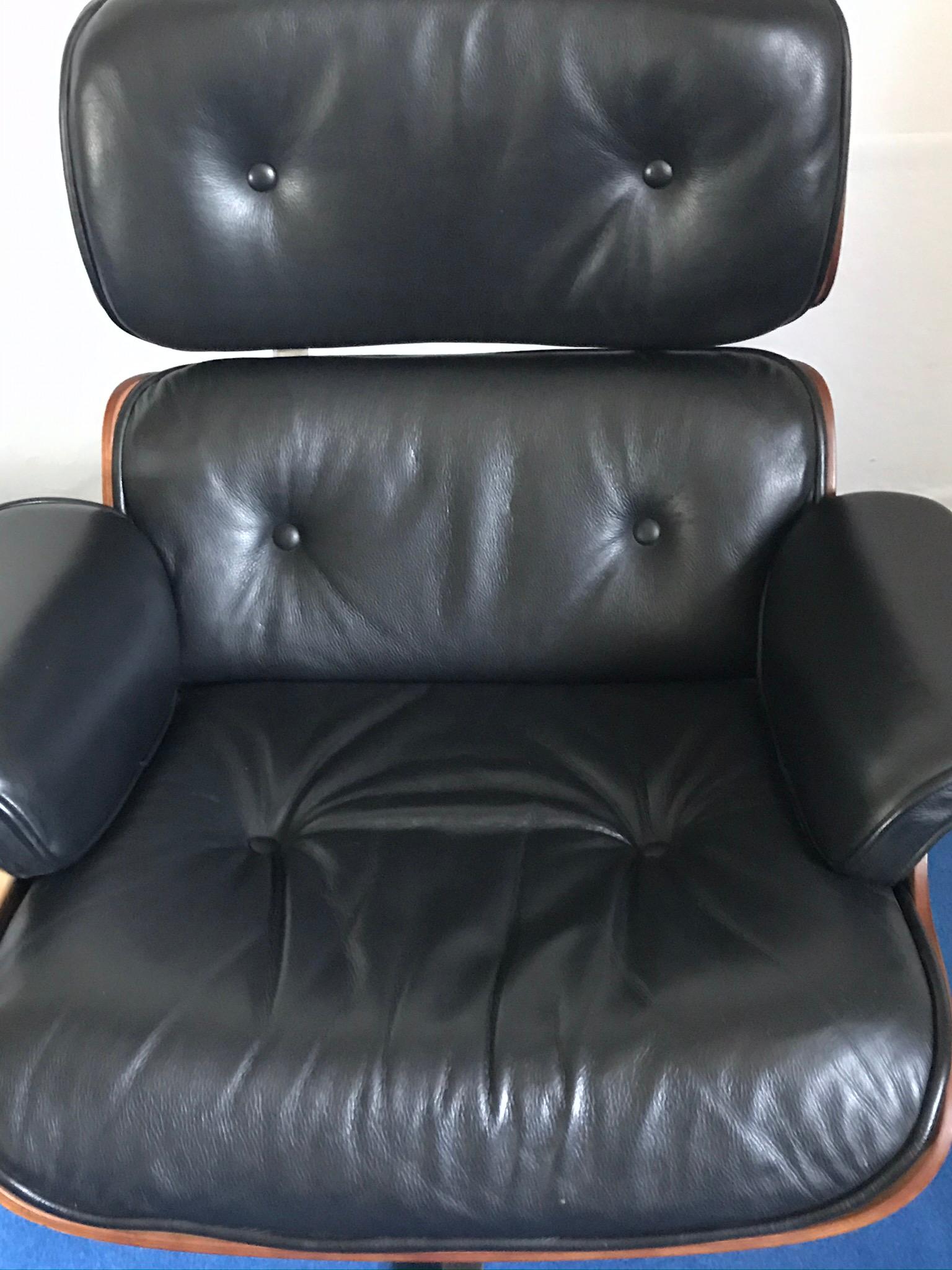 Late 20th Century Charles Ray Eames Lounge Chair 670, Black Leather