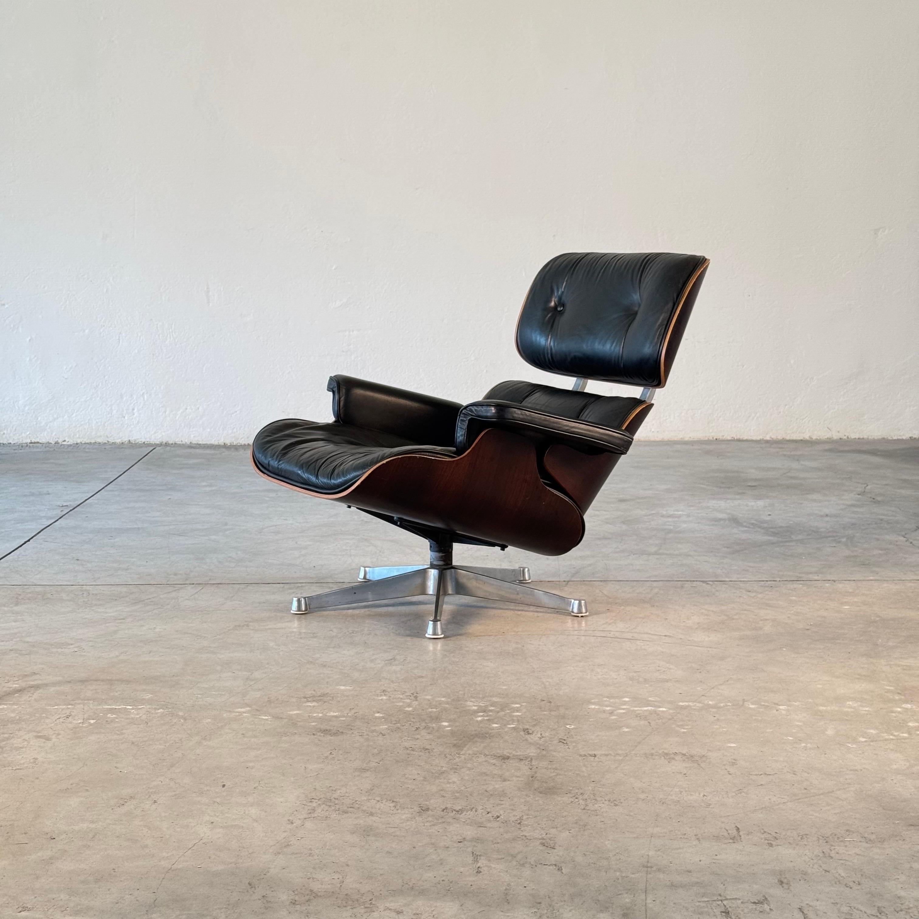Italiano Charles and Ray Eames Lounge Chair, modello 670 - Edizione ICF, anni '60 in vendita