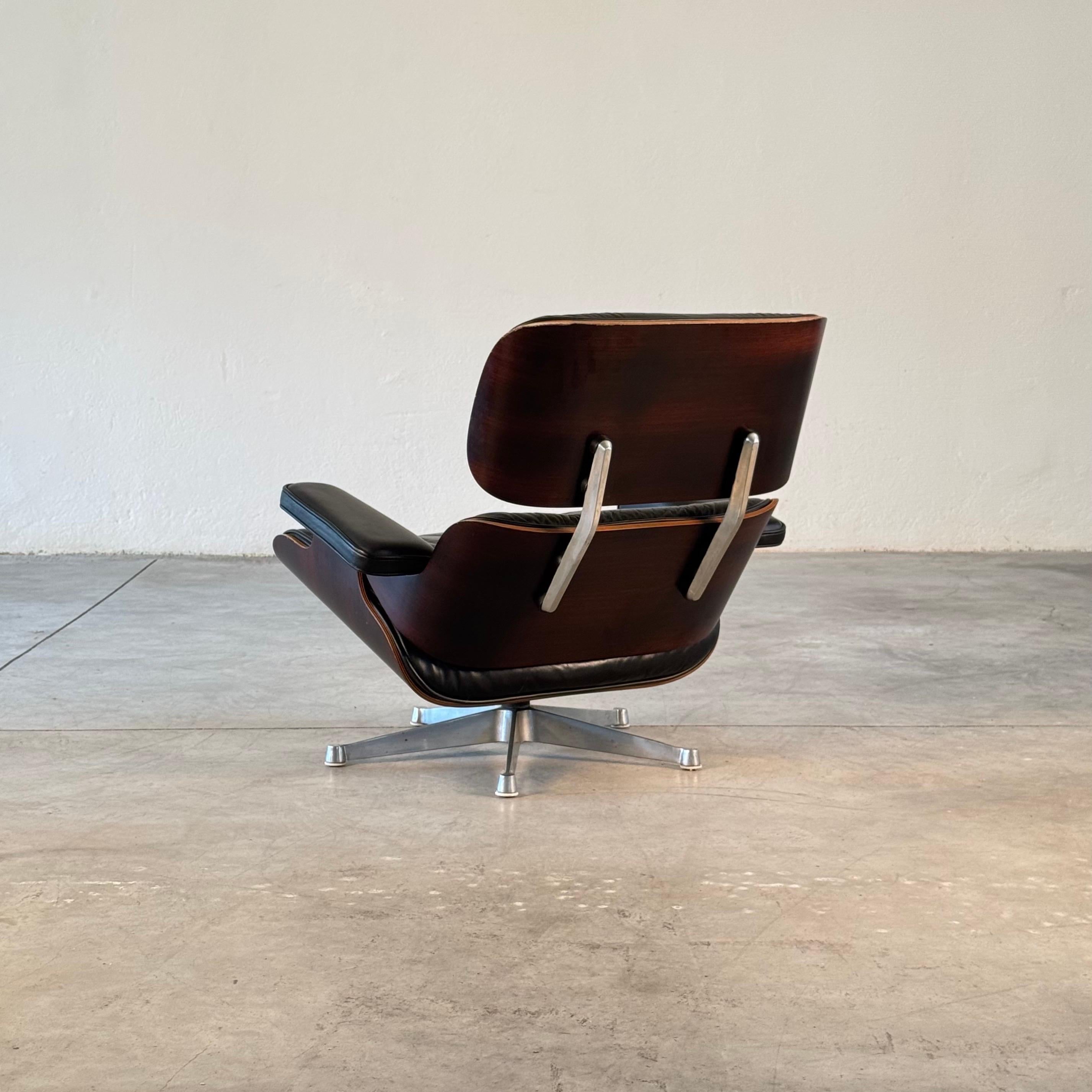 Fatto a mano Charles and Ray Eames Lounge Chair, modello 670 - Edizione ICF, anni '60 in vendita