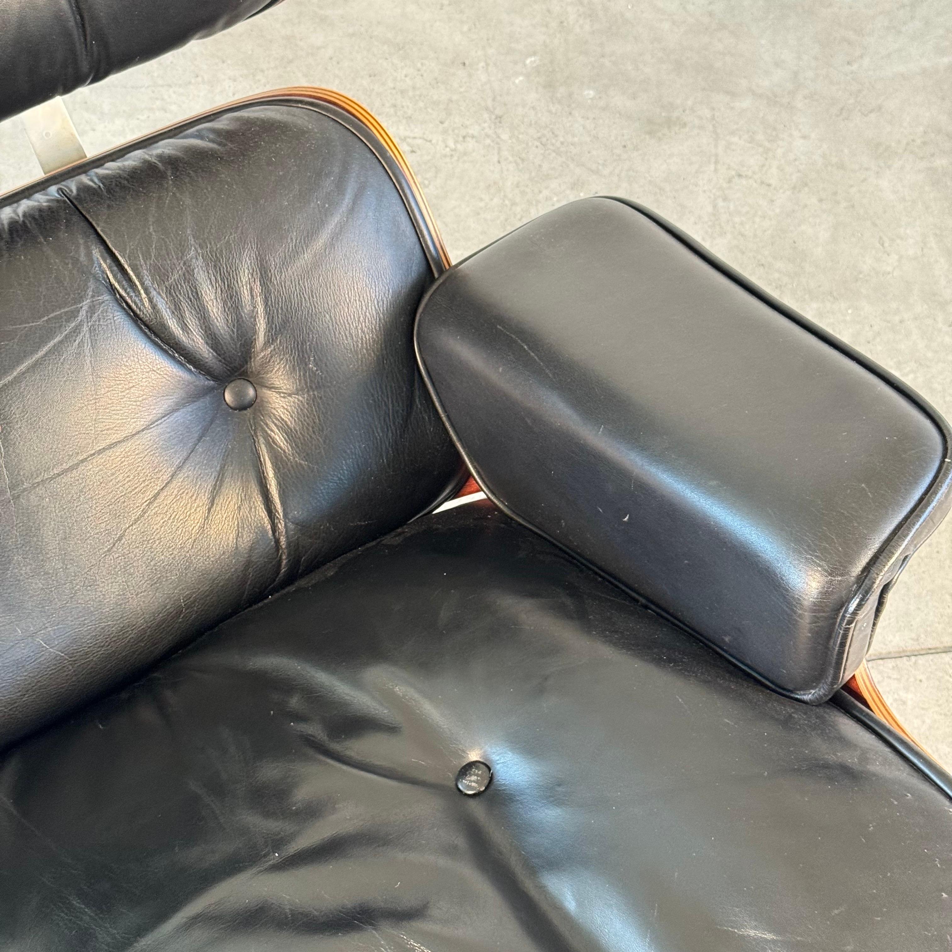 Metà XX secolo Charles and Ray Eames Lounge Chair, modello 670 - Edizione ICF, anni '60 in vendita