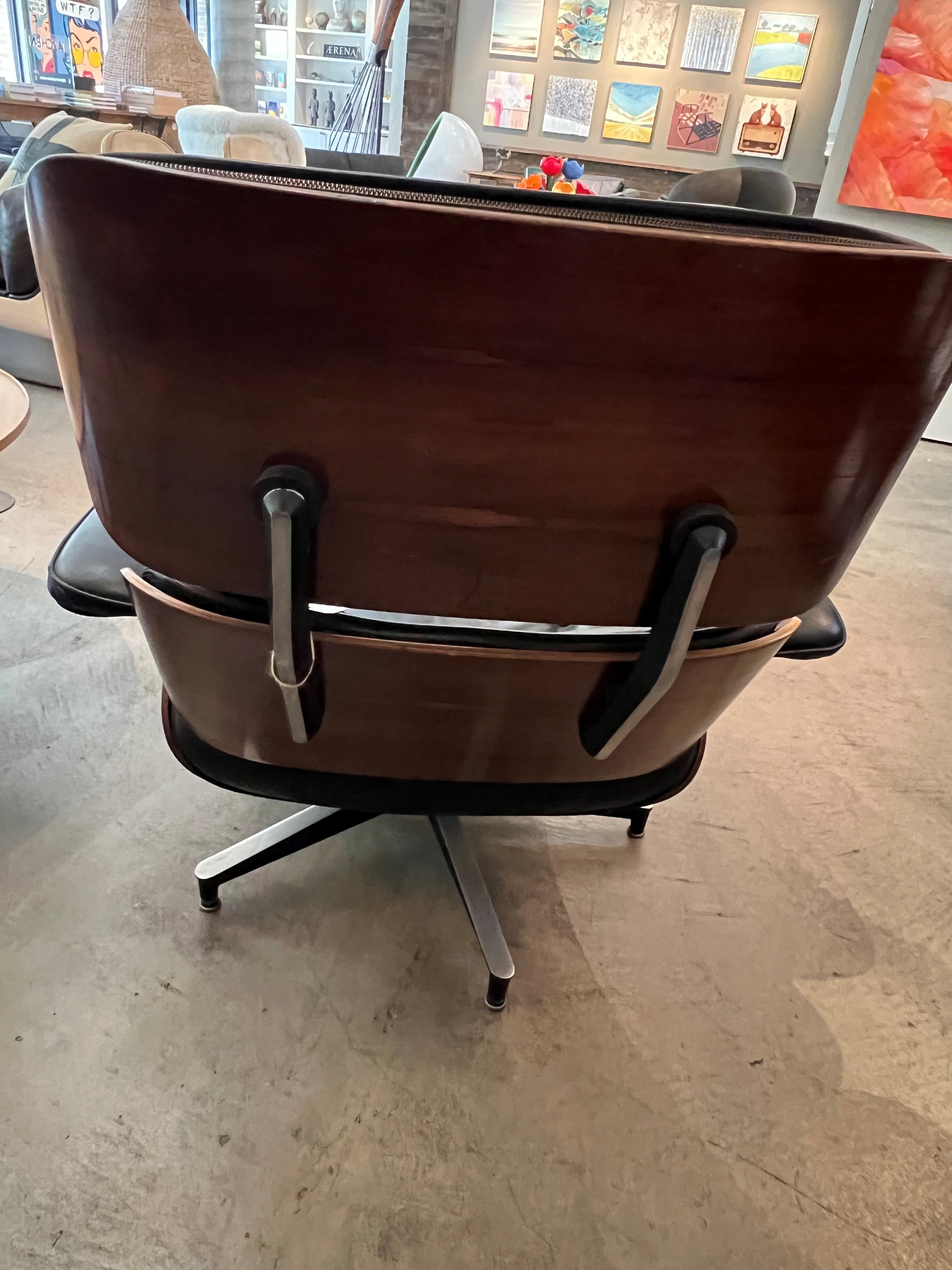 Charles & Ray Eames, Lounge Chair and Ottoman '2' In Good Condition For Sale In Napa, CA