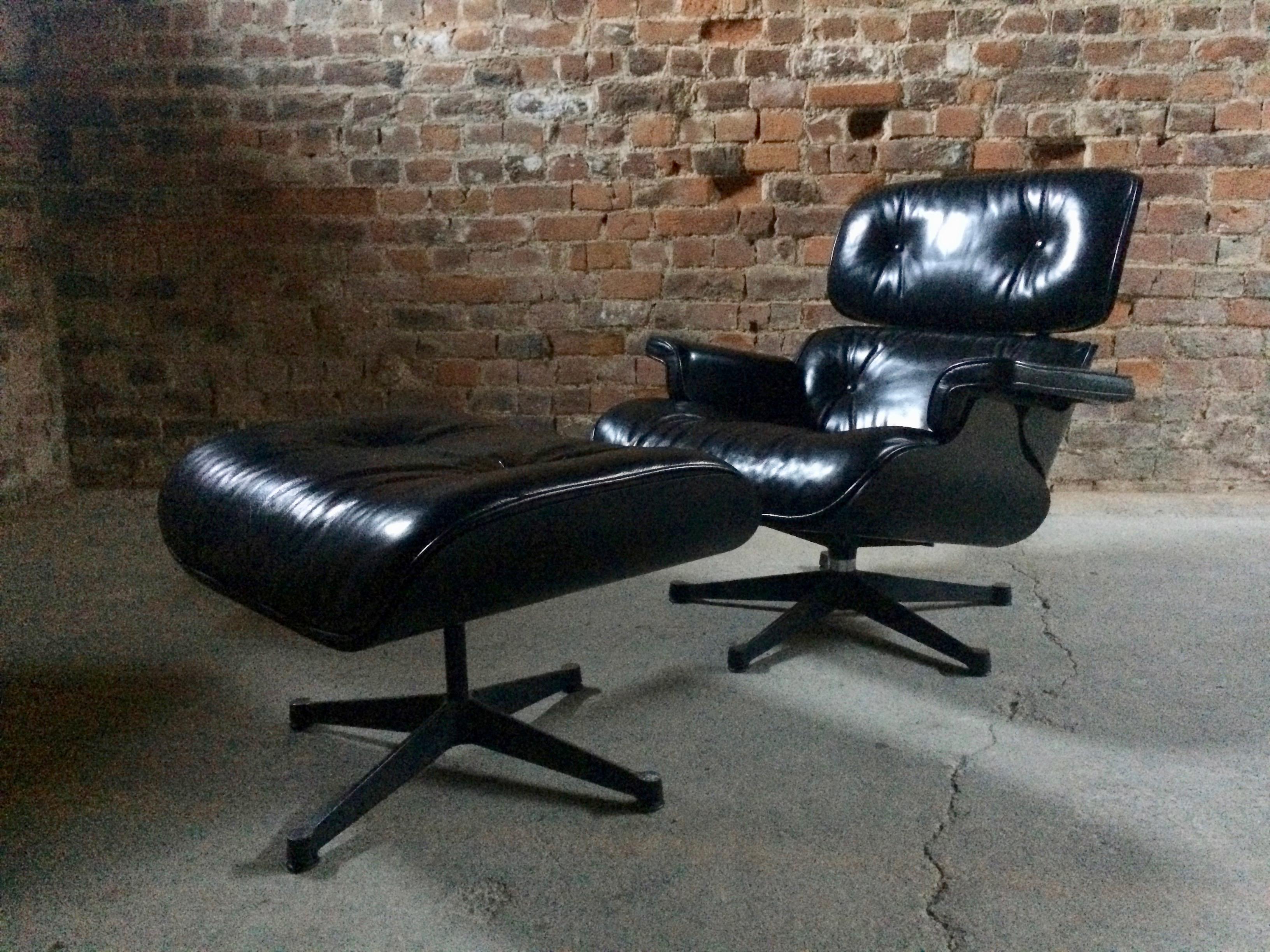 Mid-Century Modern Charles & Ray Eames Lounge Chair and Ottoman 670 and 671 Black Ash Leather