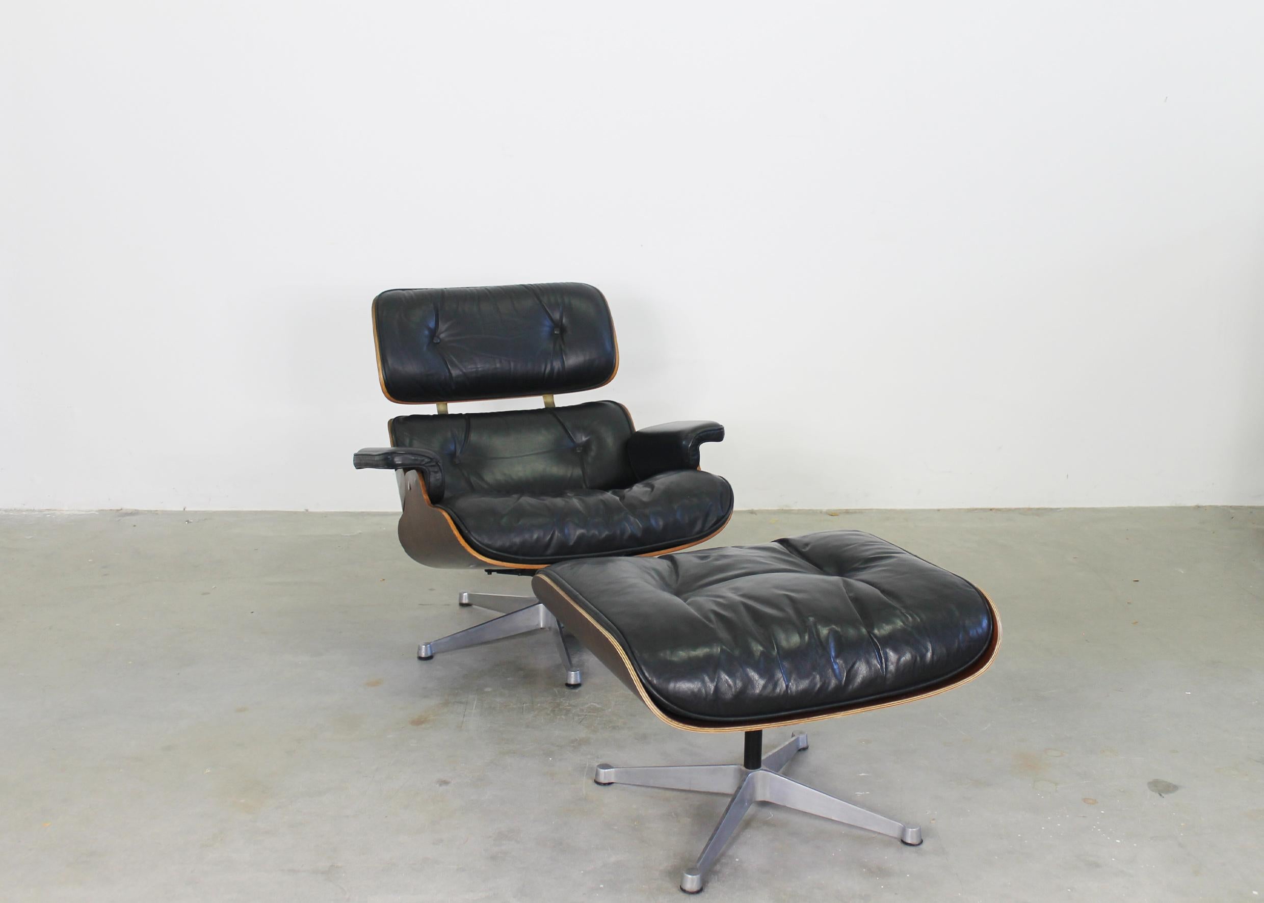 Mid-Century Modern Charles & Ray Eames Lounge Chair and Ottoman by Herman Miller 1970-80ca.