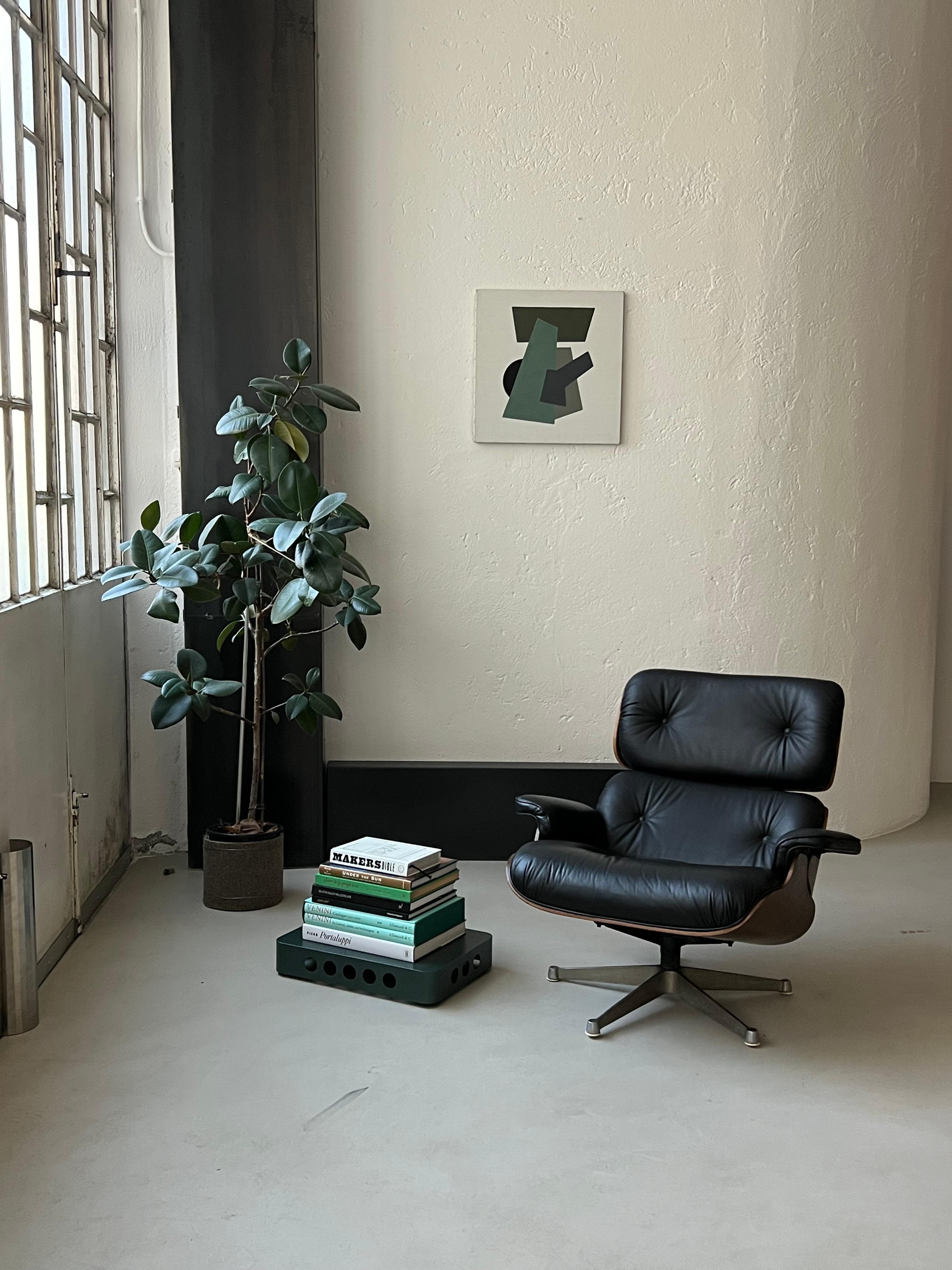 Rare First Series Charles & Ray Eames Lounge Chair and Ottoman by Herman Miller In Fair Condition For Sale In Milano, IT