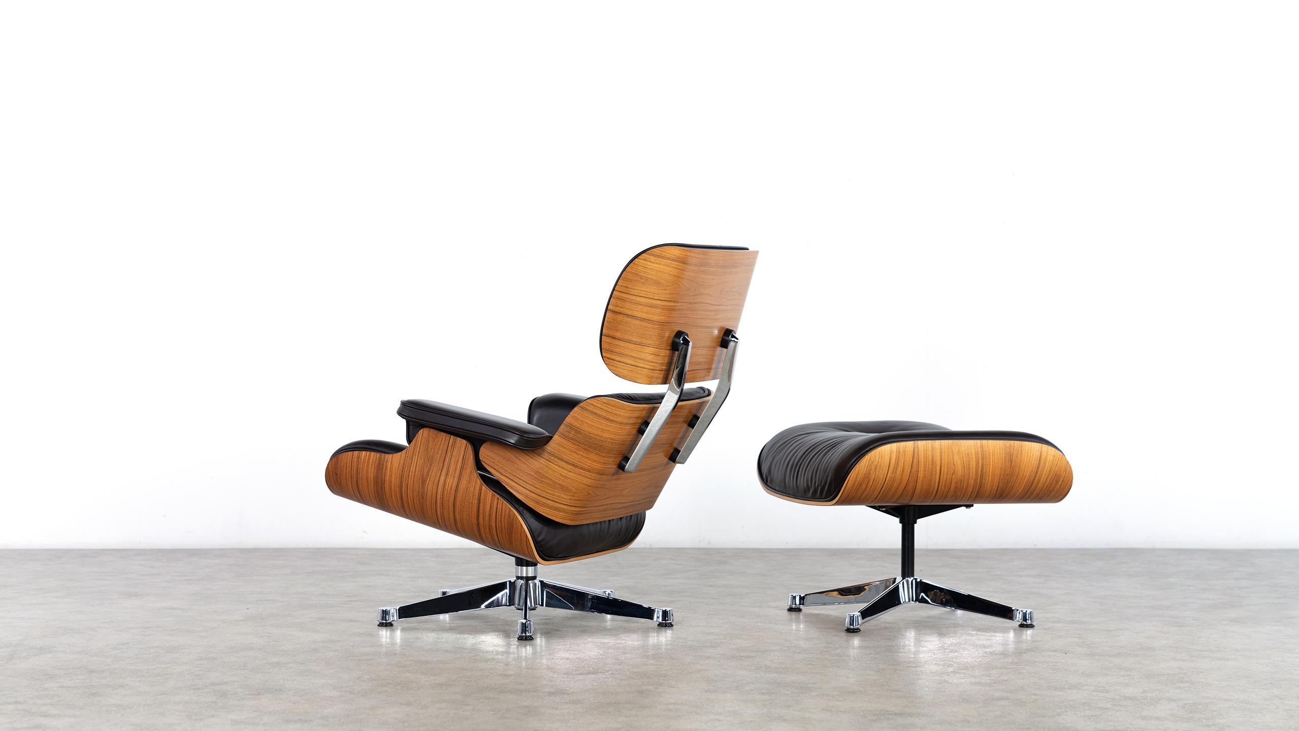 Charles Ray Eames Lounge Chair Ottoman Vitra certified Rosewood Chrome Leather In Good Condition For Sale In Munster, NRW