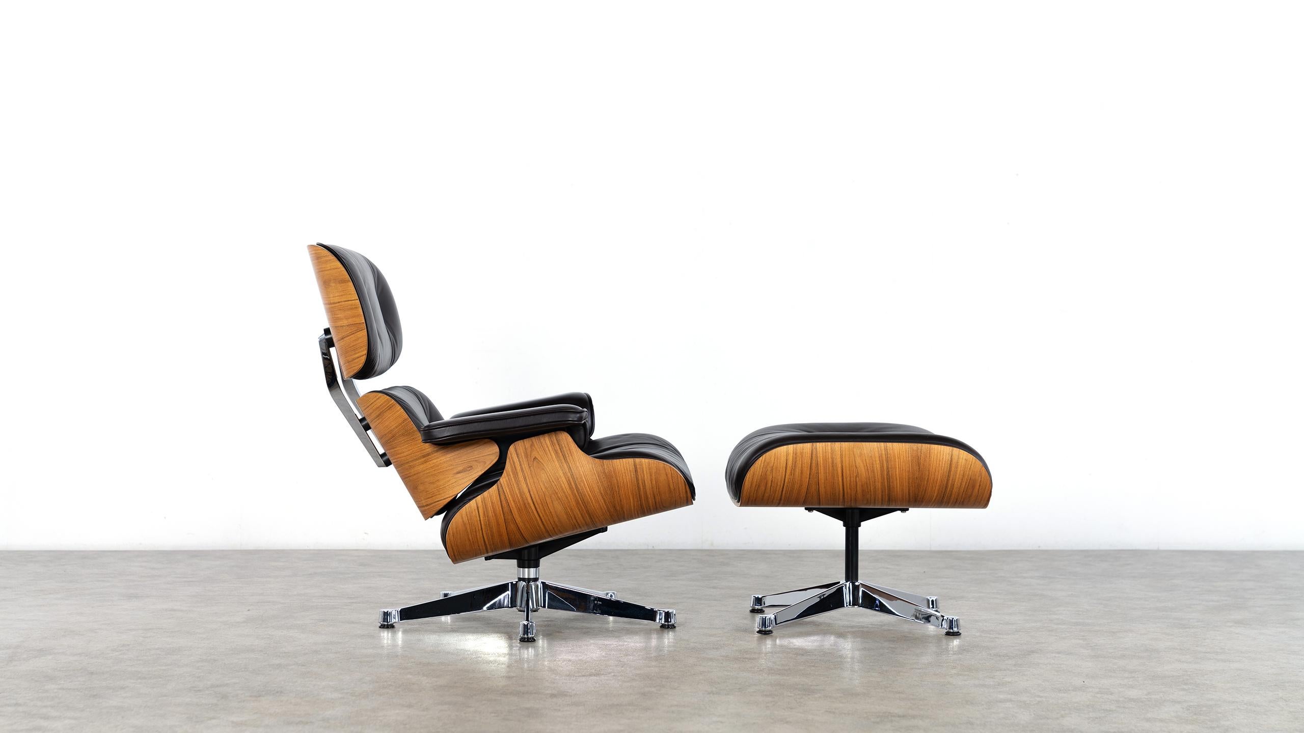 Charles Ray Eames Lounge Chair Ottoman Vitra certified Rosewood Chrome Leather For Sale 1