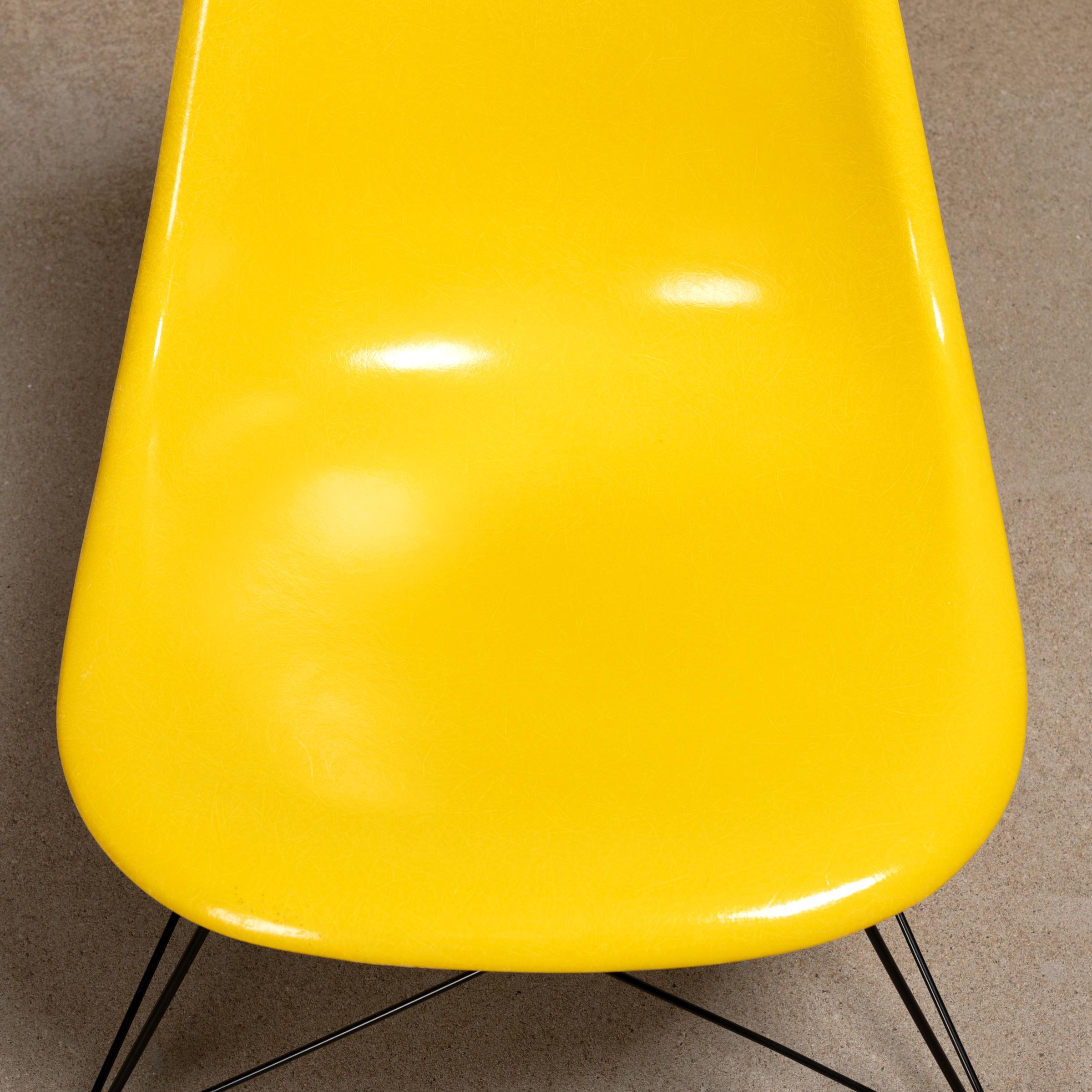 Charles & Ray Eames LSR Lounge Chair in Bright Yellow for Herman Miller In Good Condition In Amsterdam, NL