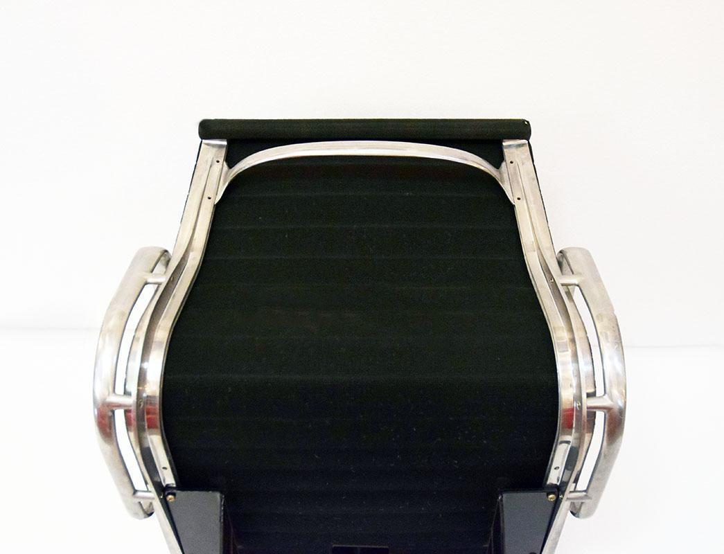 Sedia da ufficio Charles and Ray Eames mod. EA117 produzione ICF, anni '70 in vendita 1